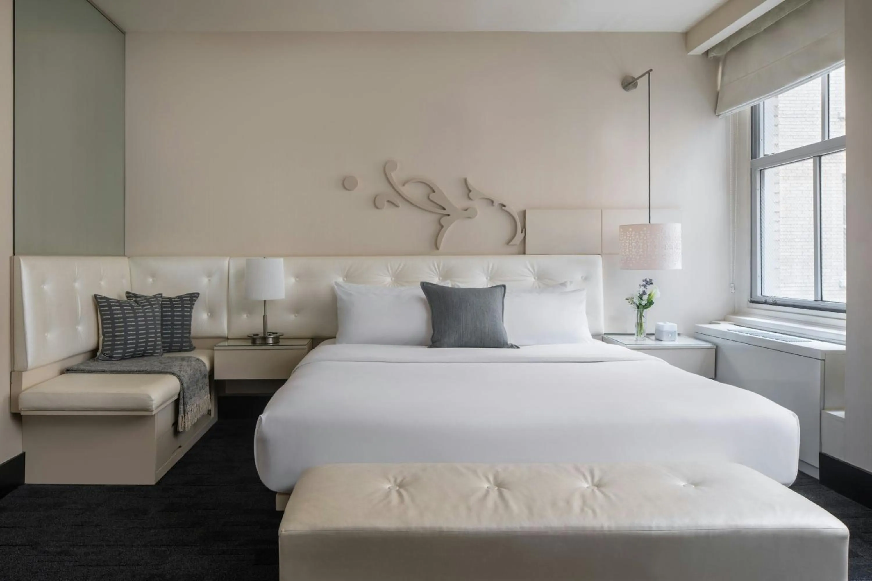 Photo of the whole room, Bed in THE MIDLAND HOTEL, Chicago, a Tribute Portfolio Hotel