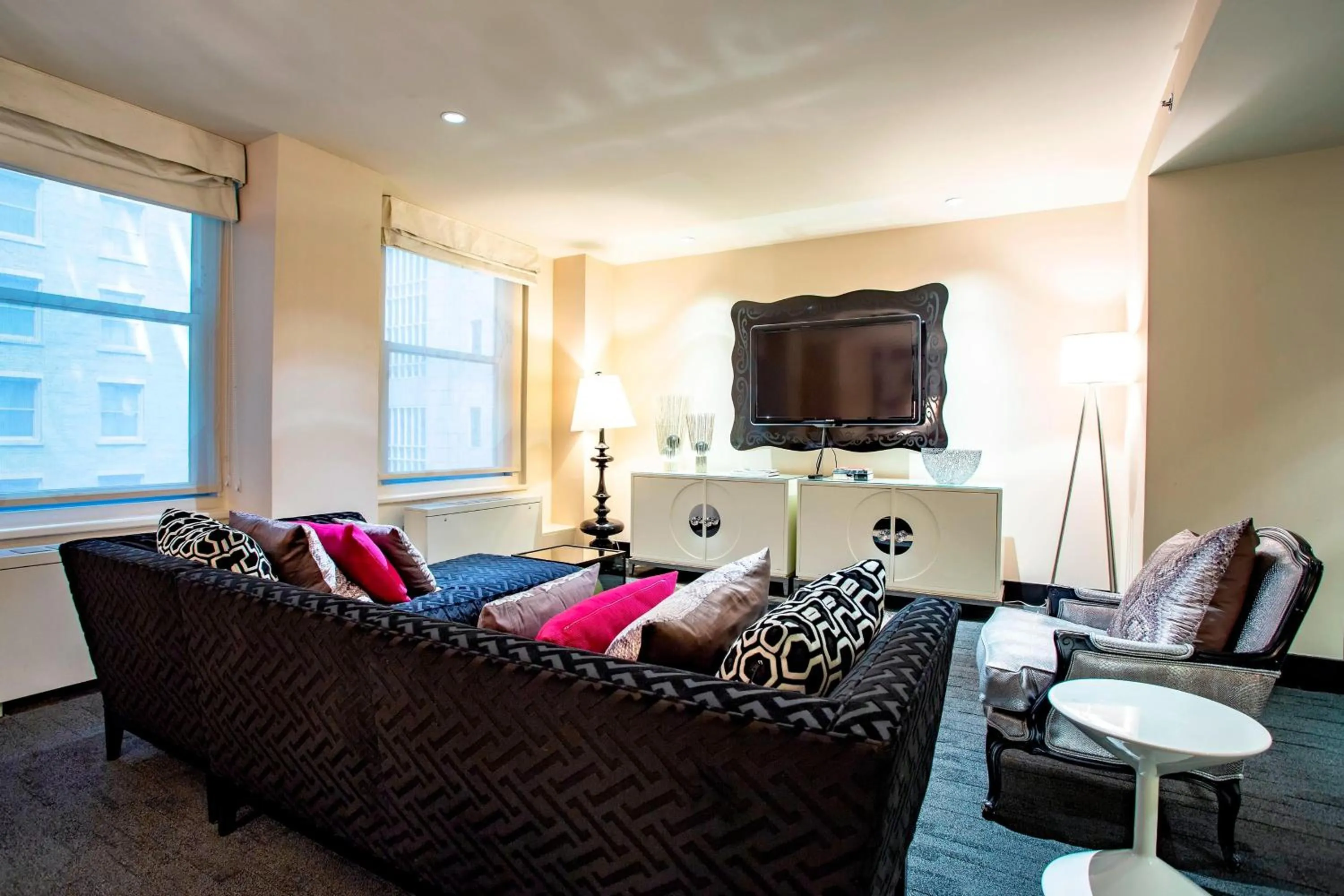 Photo of the whole room in THE MIDLAND HOTEL, Chicago, a Tribute Portfolio Hotel