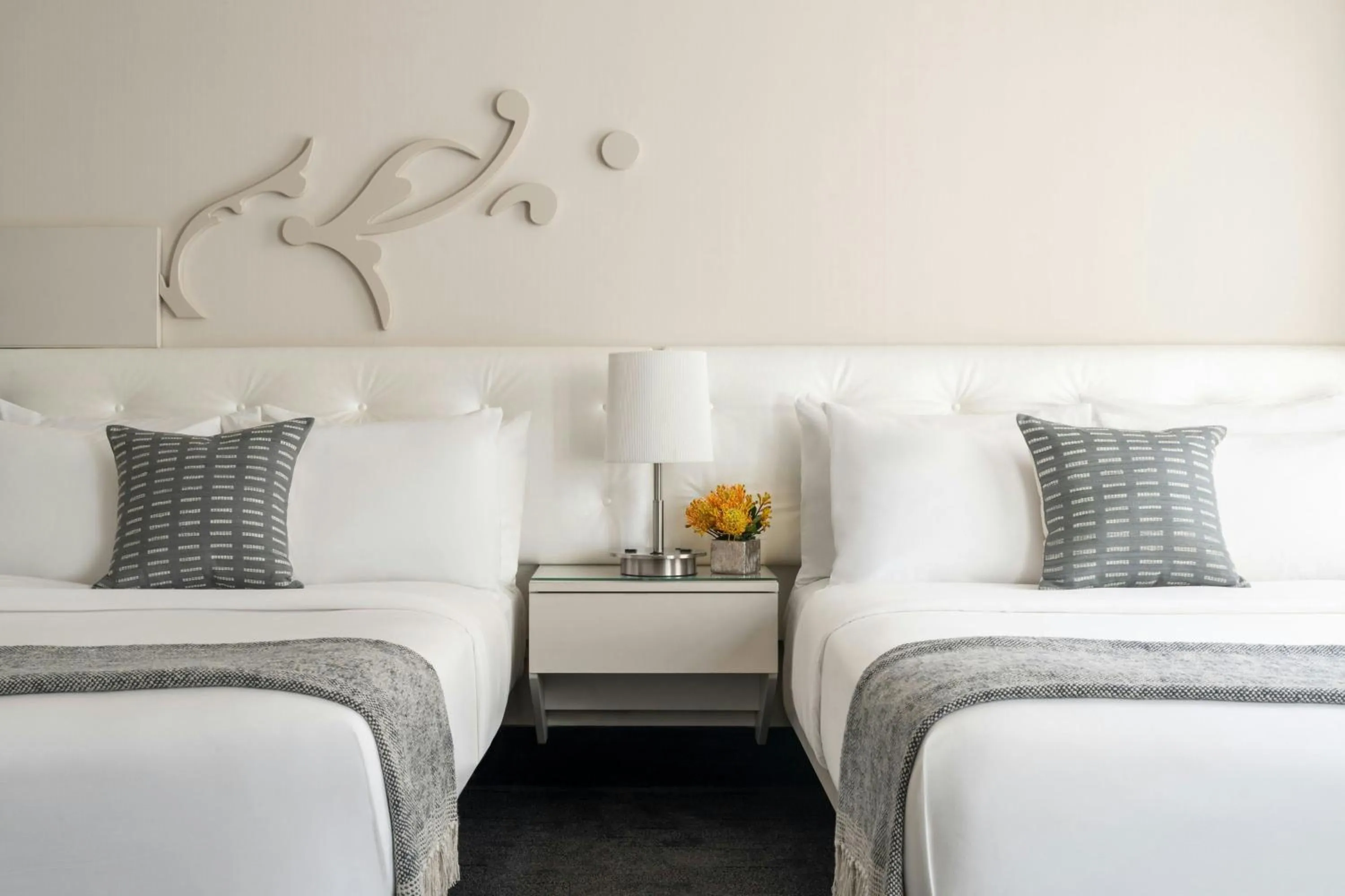 Photo of the whole room, Bed in THE MIDLAND HOTEL, Chicago, a Tribute Portfolio Hotel