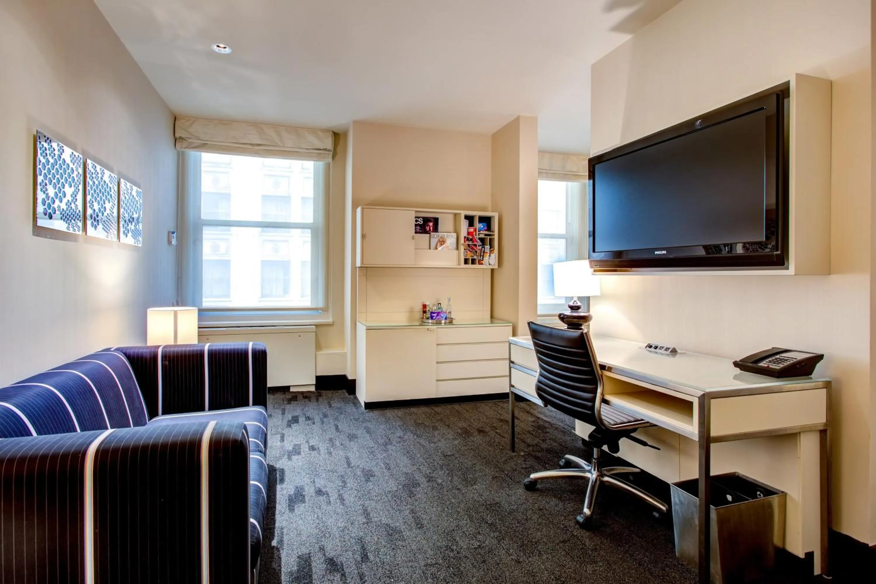Photo of the whole room in THE MIDLAND HOTEL, Chicago, a Tribute Portfolio Hotel