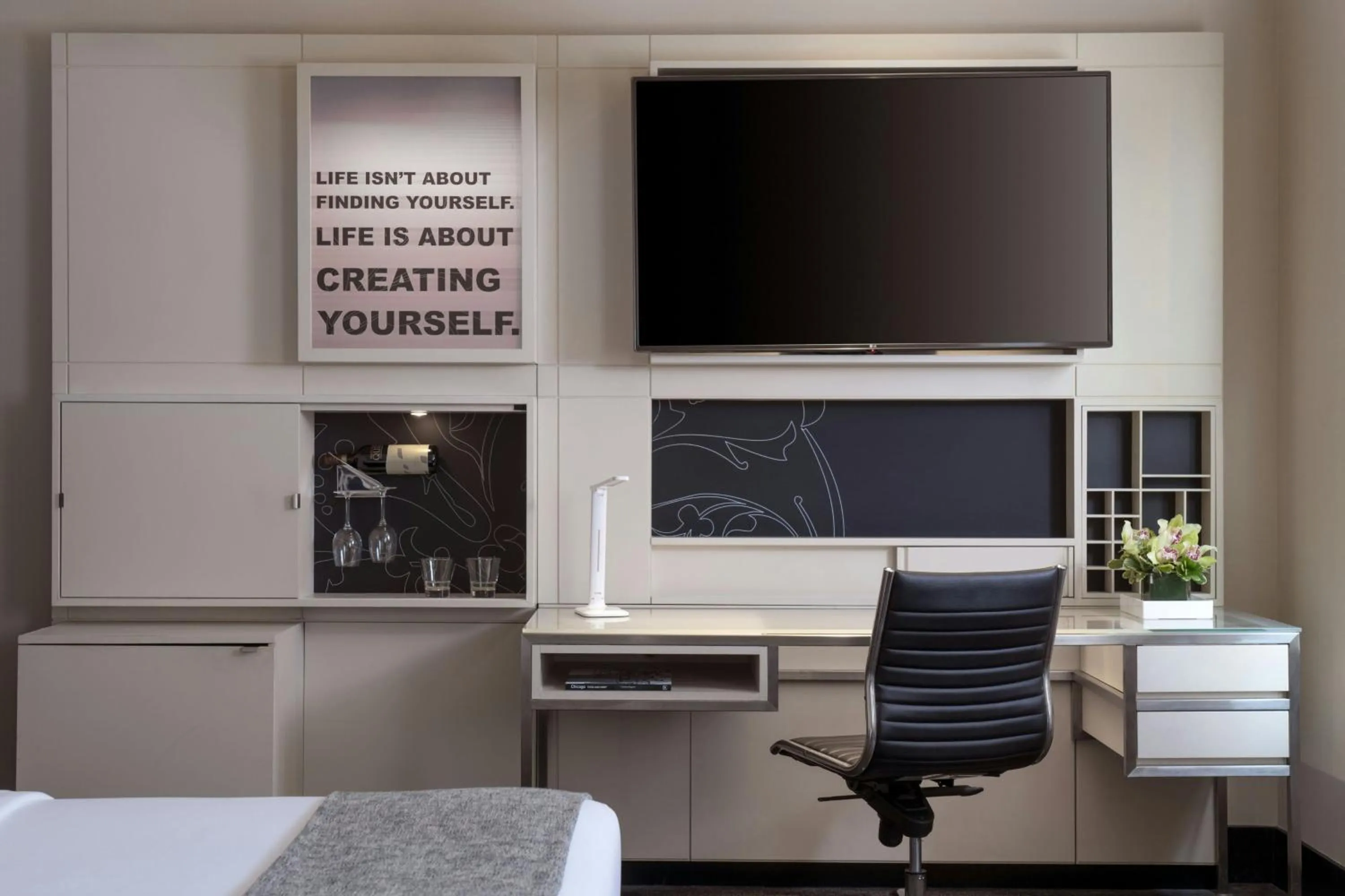 Photo of the whole room, Bed in THE MIDLAND HOTEL, Chicago, a Tribute Portfolio Hotel