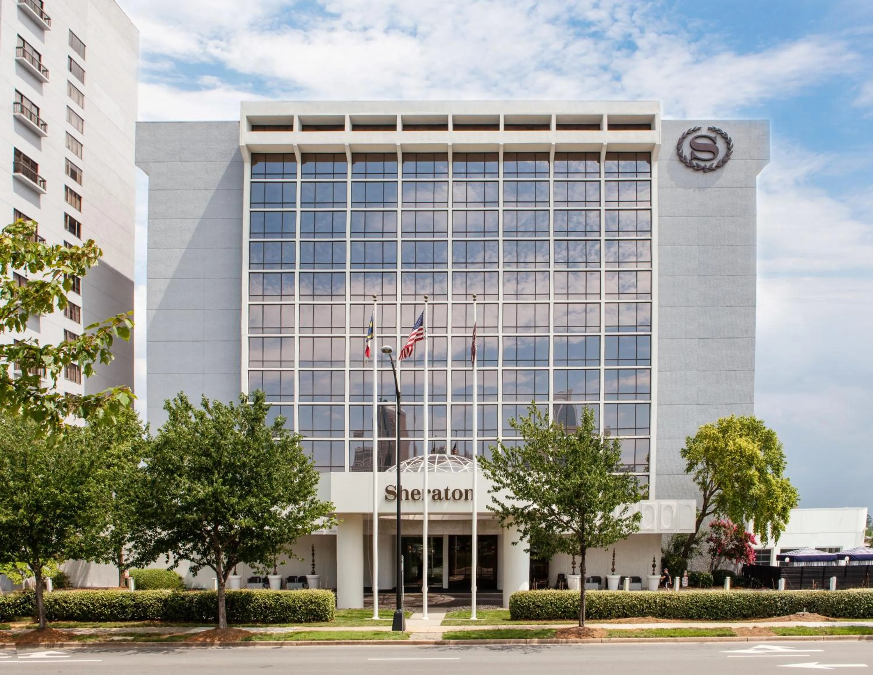 Property building in Sheraton Charlotte Hotel
