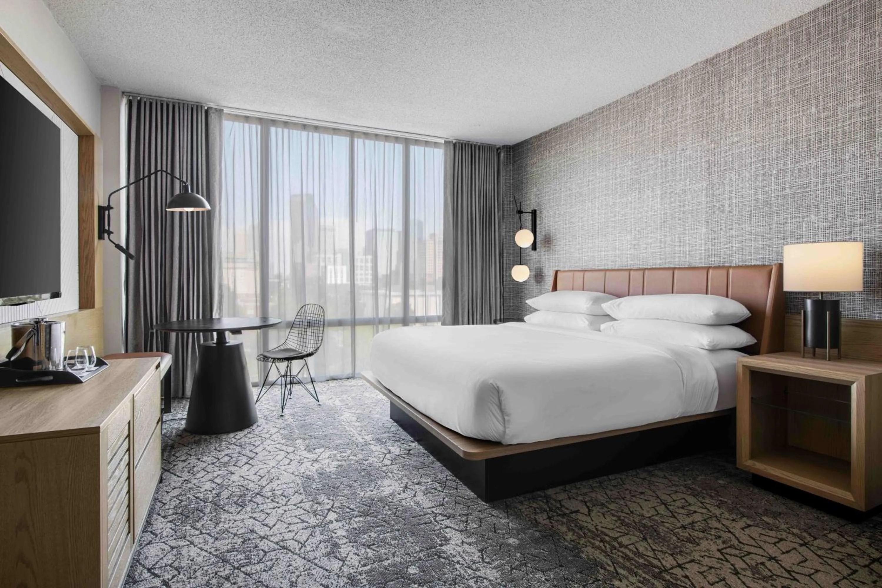 Bedroom, Bed in Sheraton Charlotte Hotel