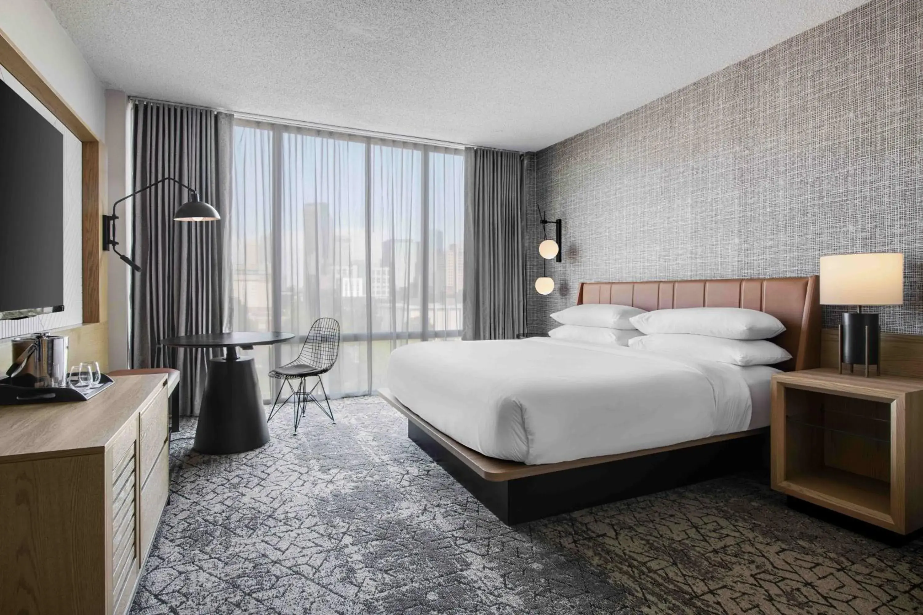 Guest Room, 1 King - single occupancy in Sheraton Charlotte Hotel Guest Room, 1 King - single occupancy in Sheraton Charlotte Hotel