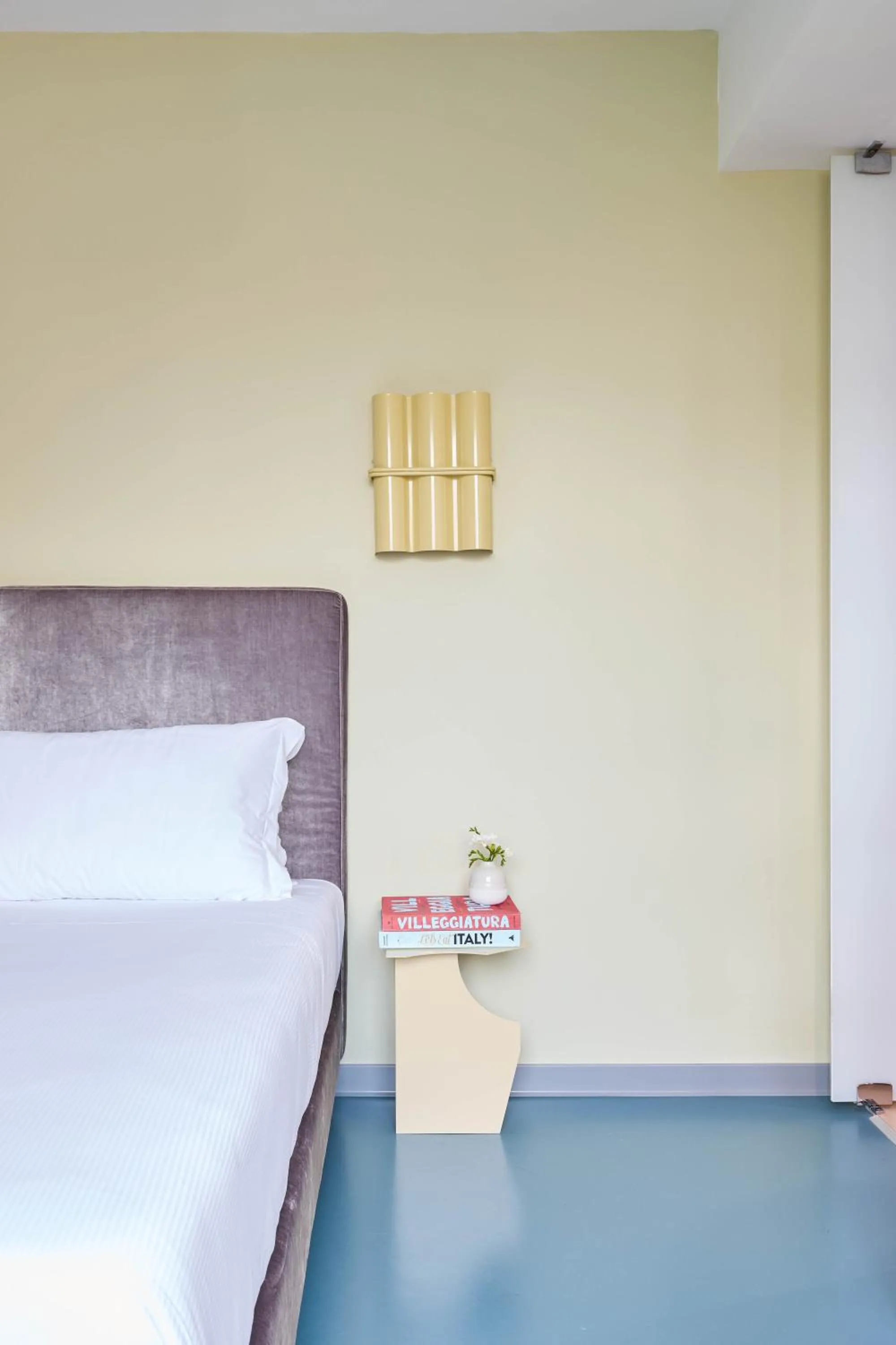 Decorative detail, Bed in Moderno Hotel Roma