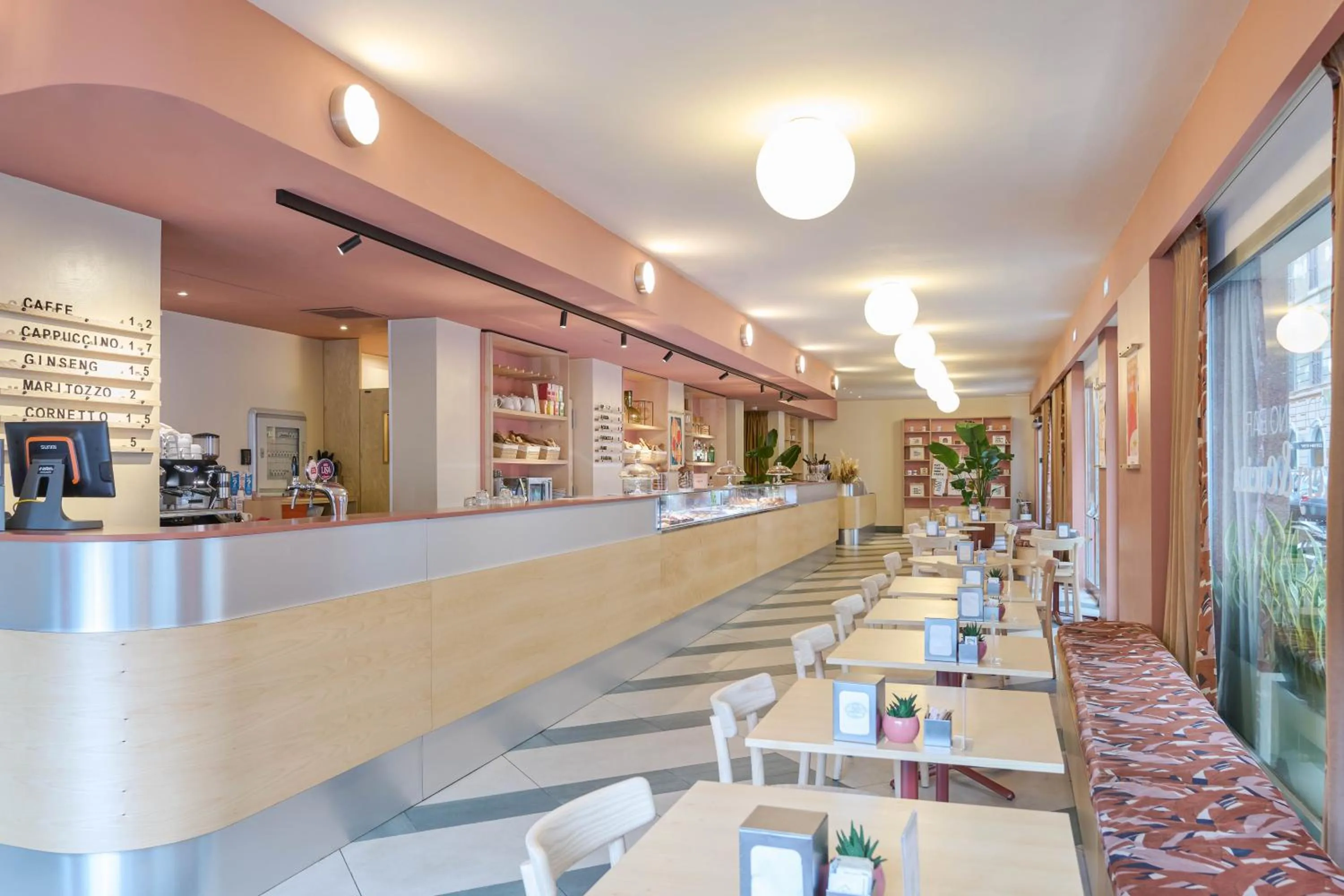 Restaurant/places to eat in Moderno Hotel Roma