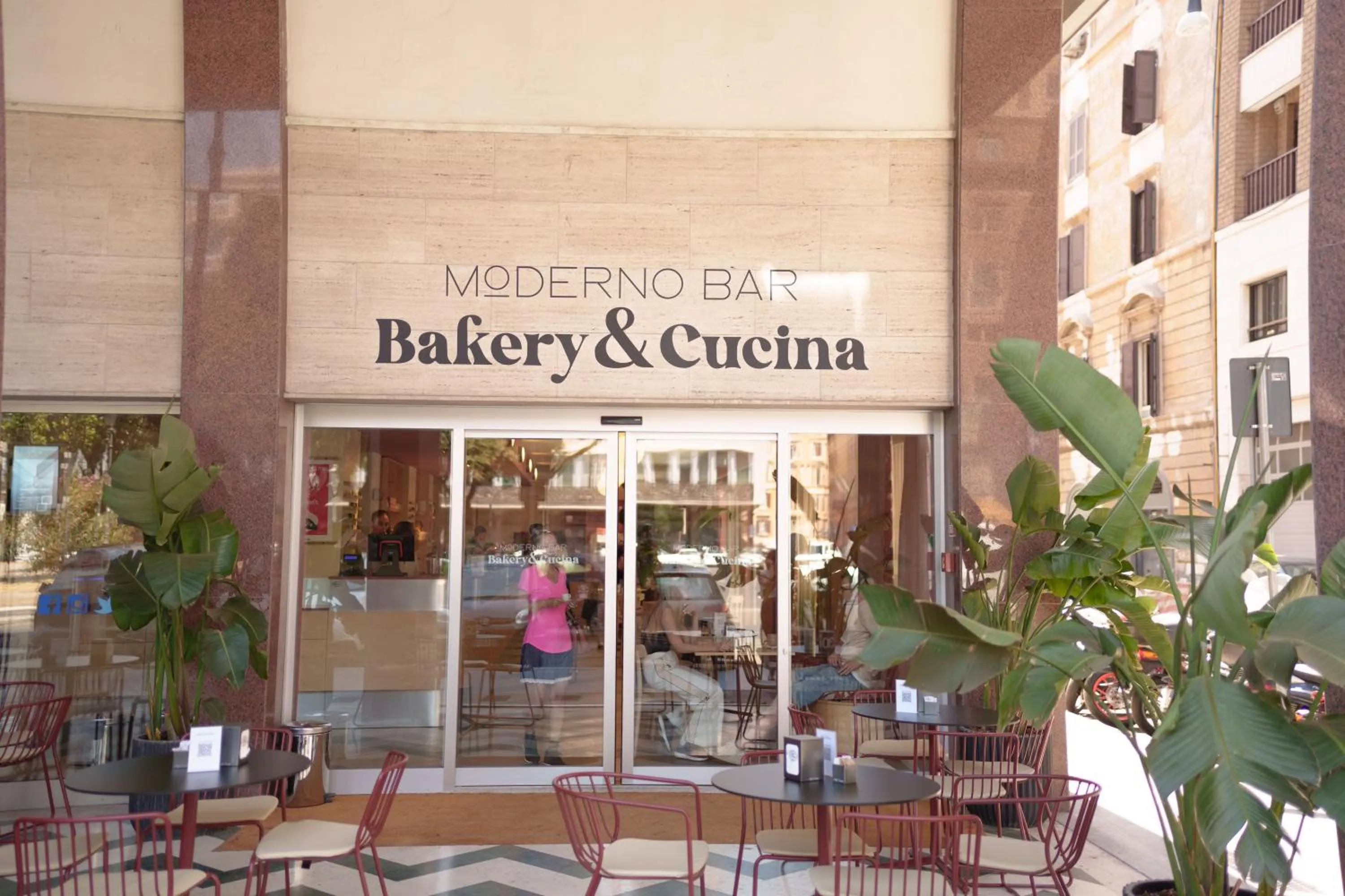 Restaurant/places to eat in Moderno Hotel Roma