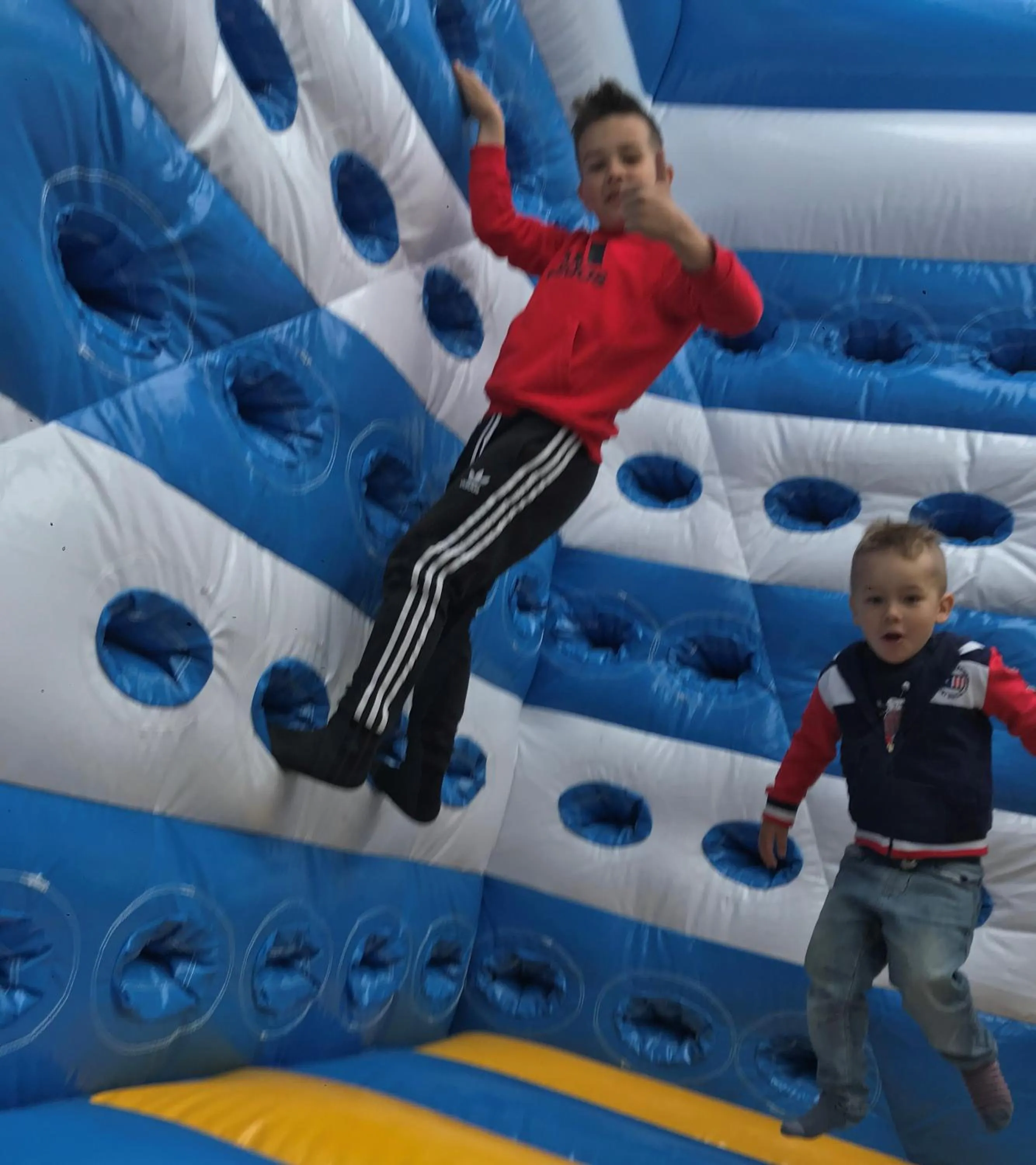 children in Srebrne Tarasy