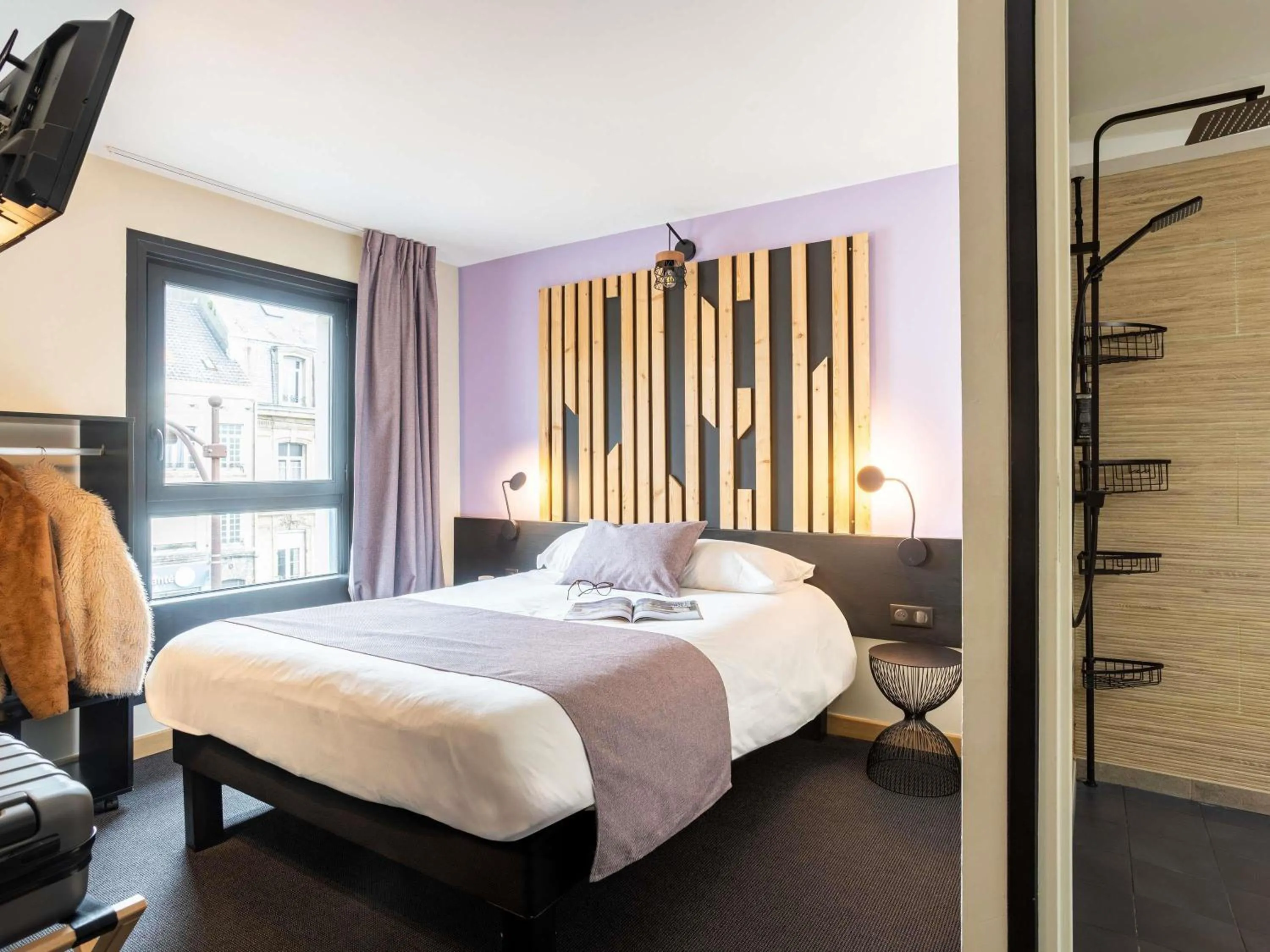 Bedroom, Bed in ibis Styles Boulogne sur Mer Centre Cathédrale