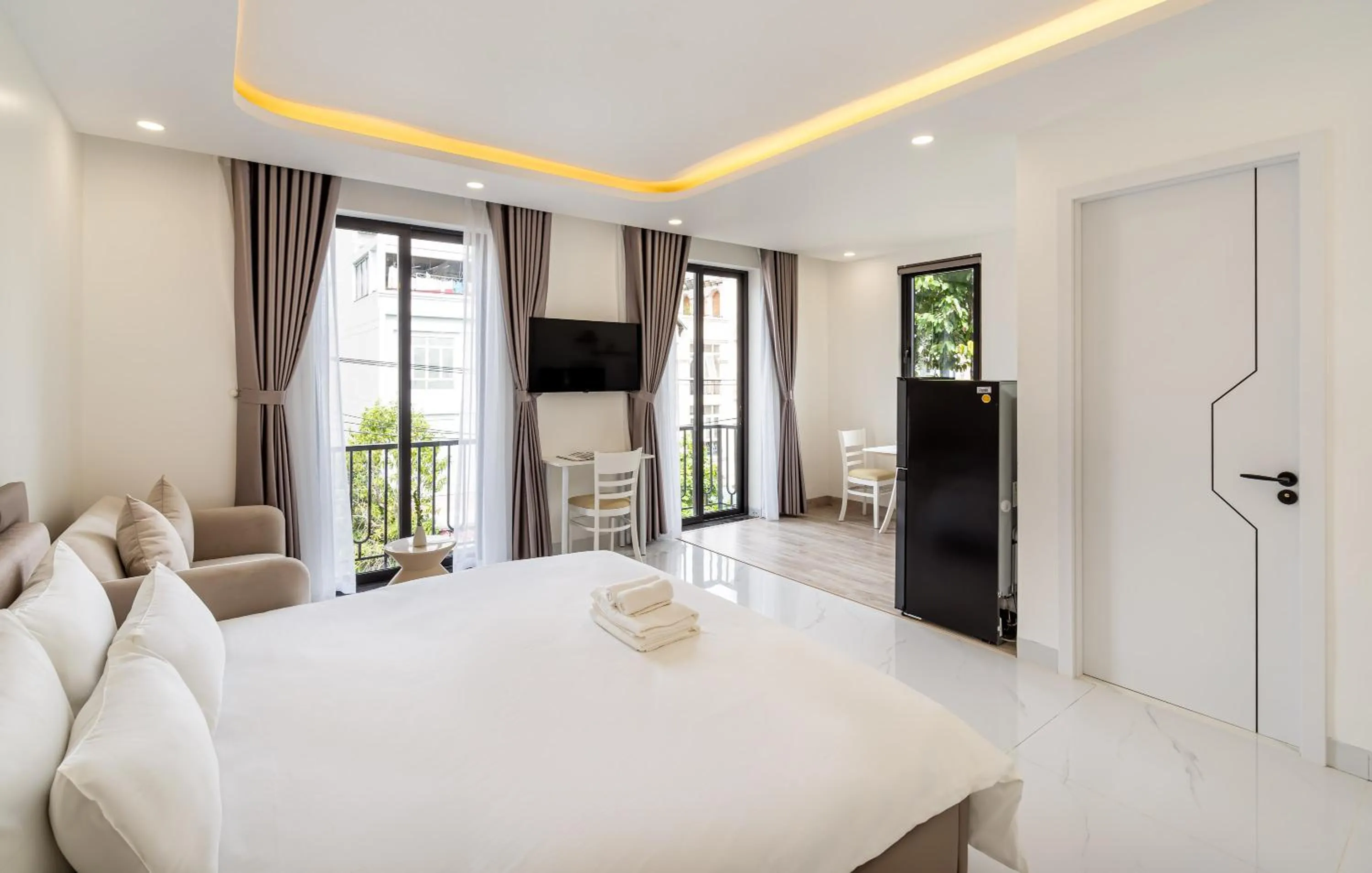 Photo of the whole room, Bed in The Royal Hotel & Apartment - Phu My Hung