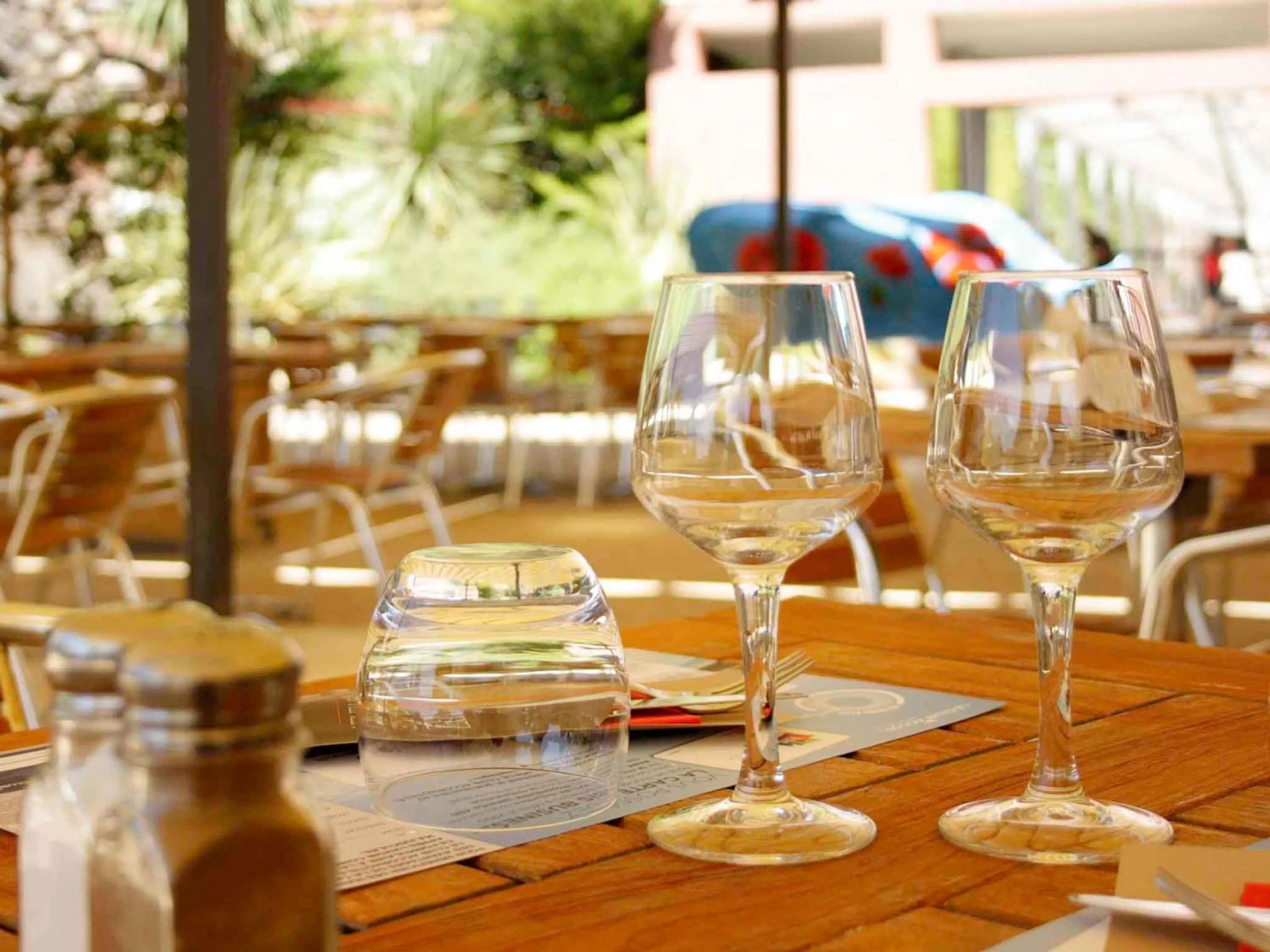 Restaurant/places to eat in ibis Marseille Centre Gare Saint Charles