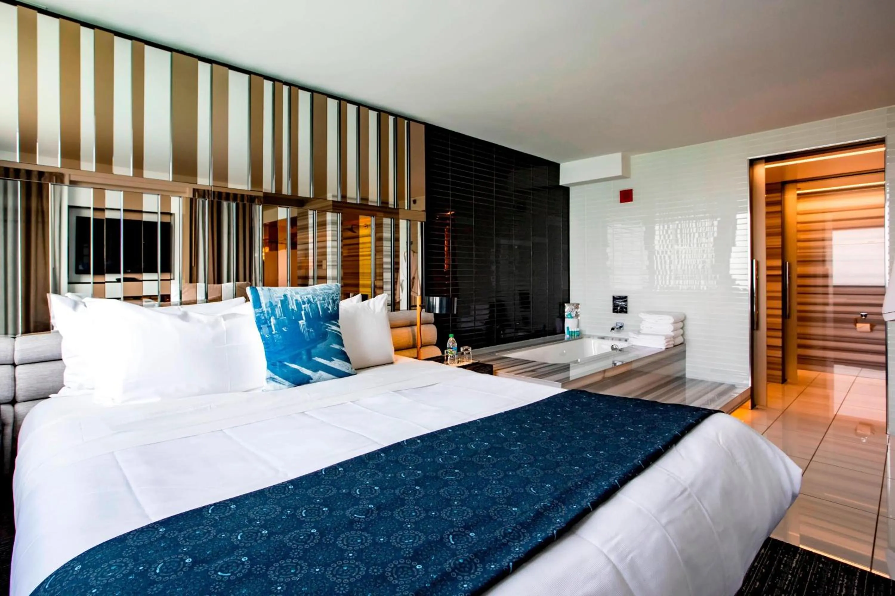 Bedroom, Bed in The Wade