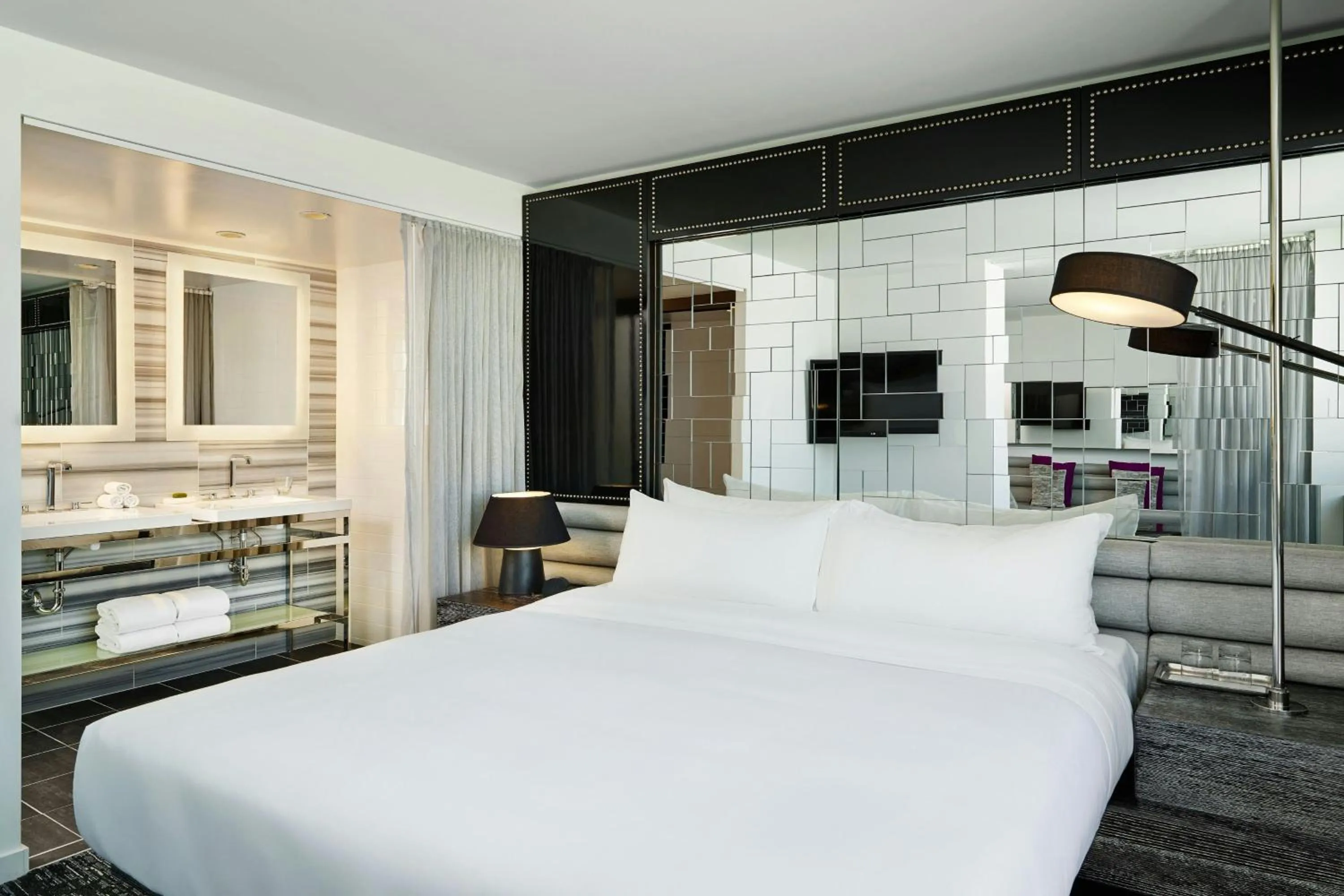 Bedroom, Bed in The Wade