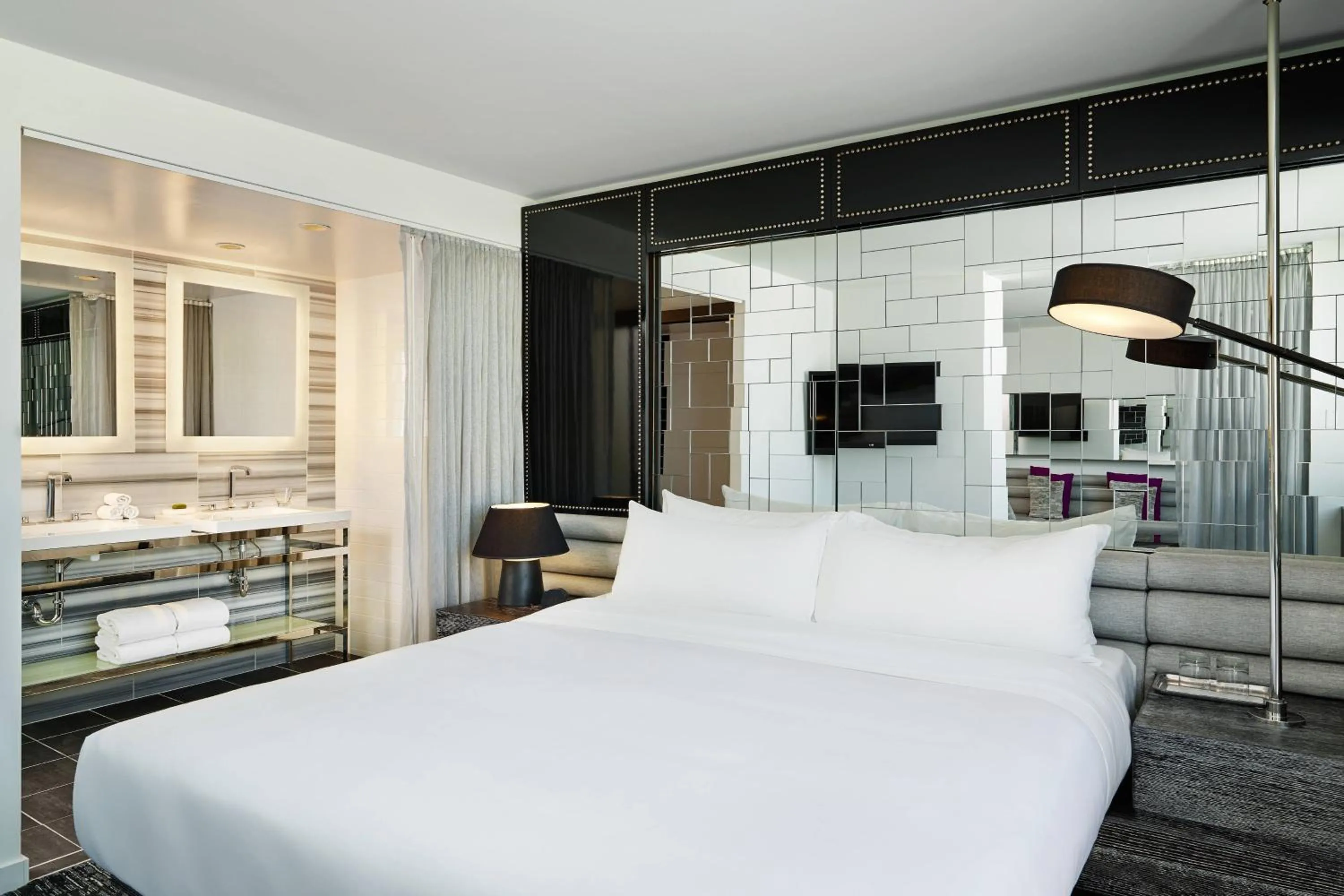 Bedroom, Bed in The Wade