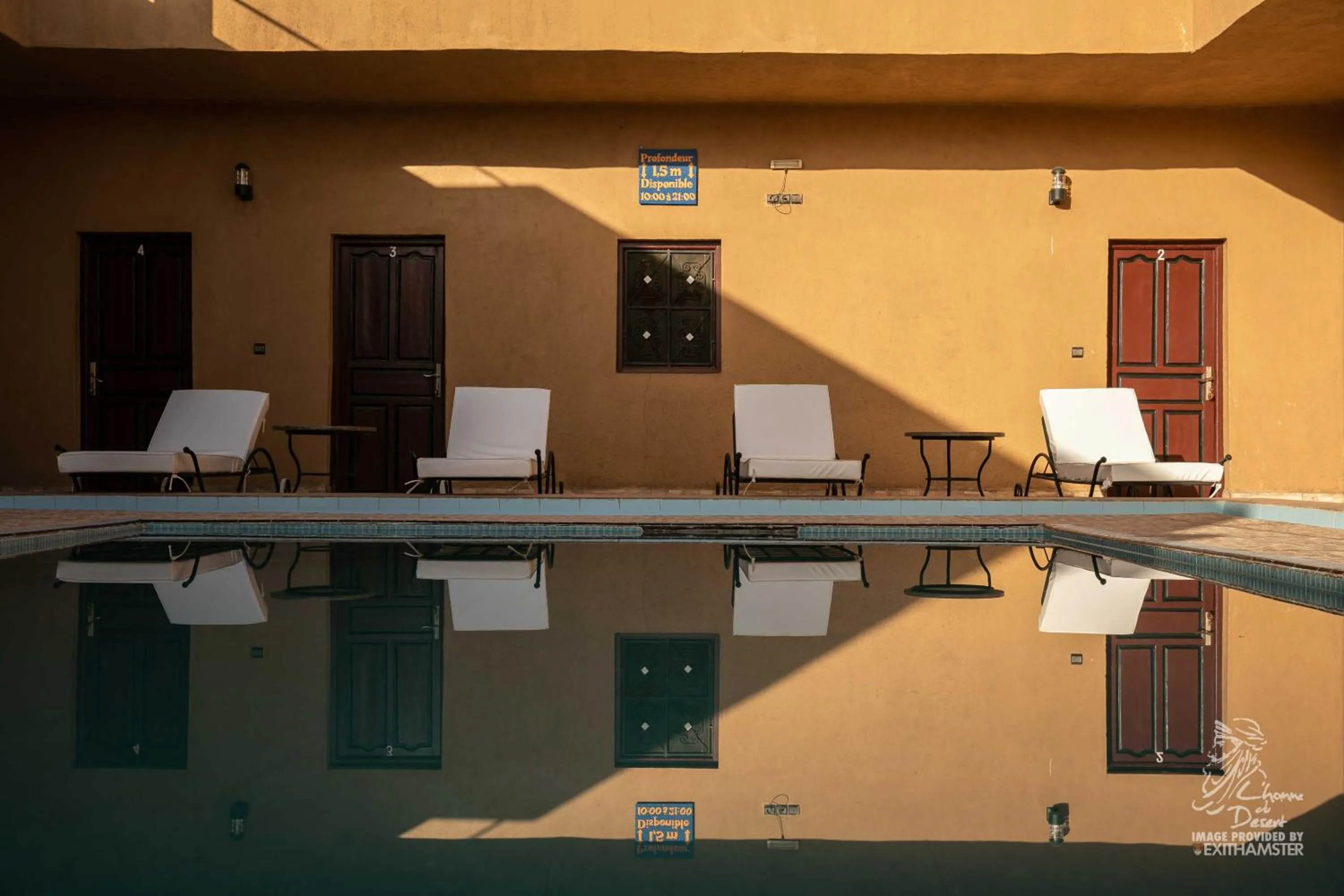Swimming pool in L'homme Du Désert A Merzouga