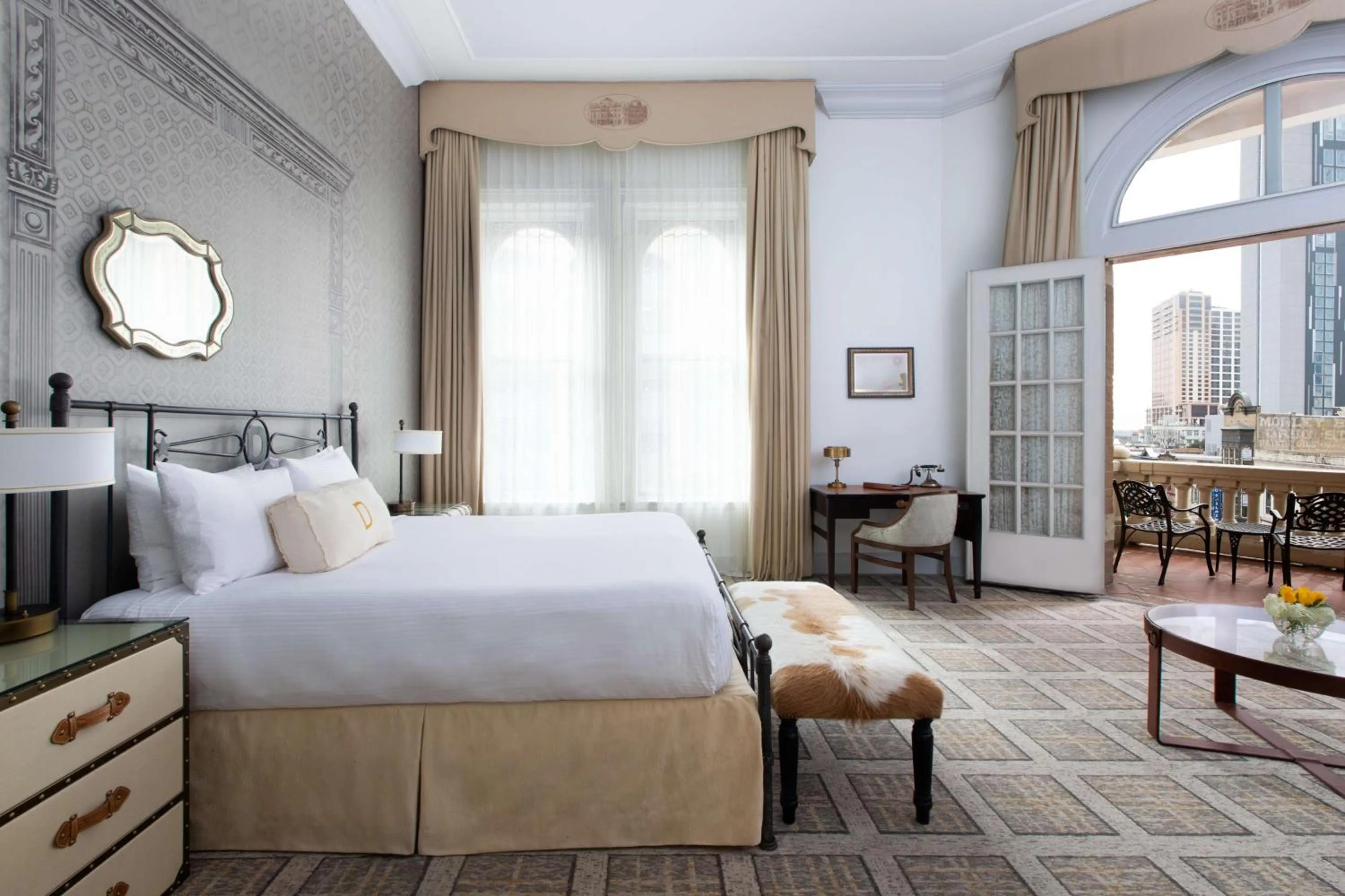 Bedroom, Bed in The Driskill