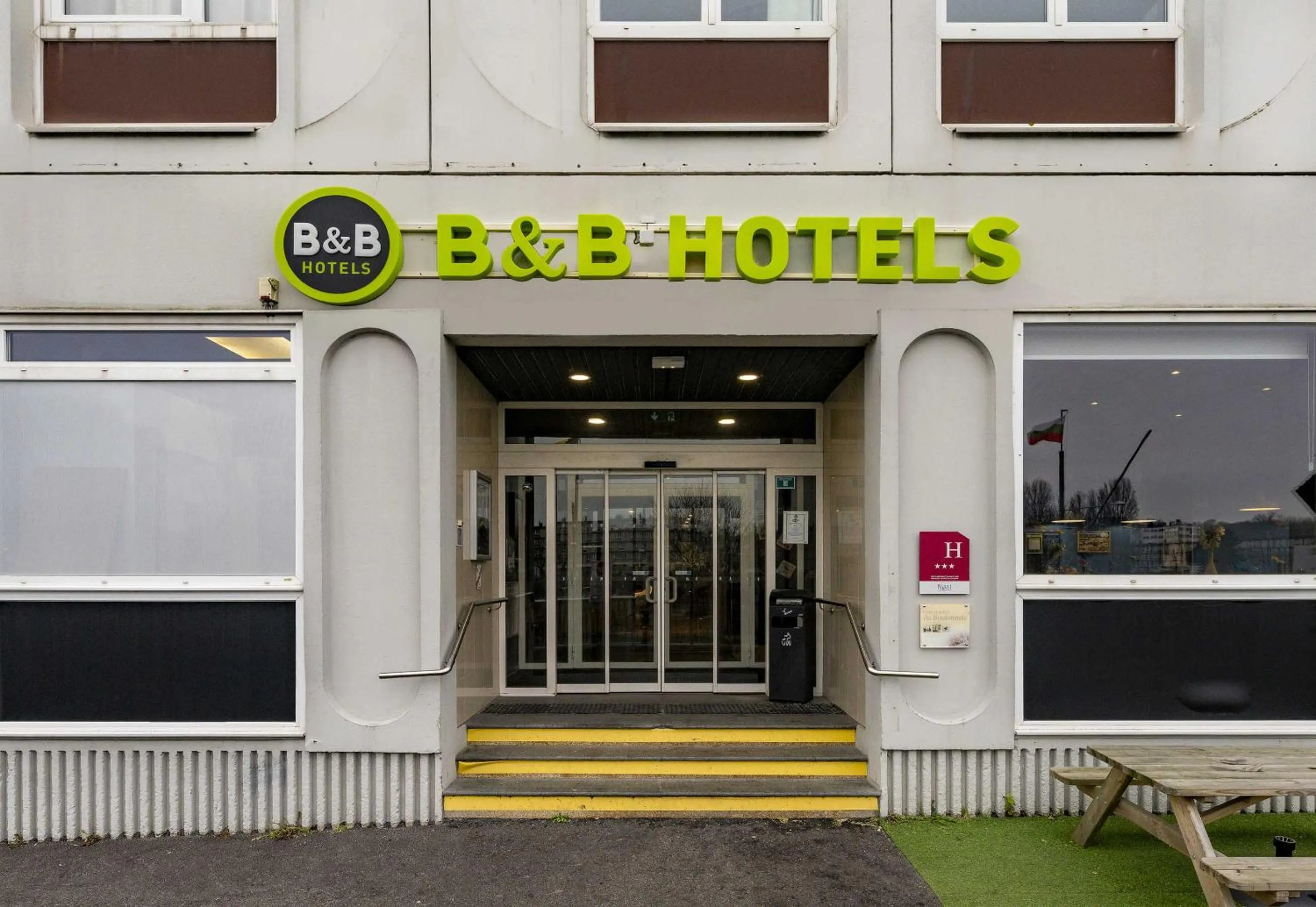 Property building in B&B HOTEL Boulogne-sur-Mer Centre Les Ports