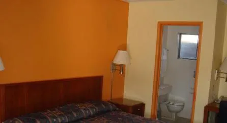 Bed in Americas Best Value Inn - Livermore