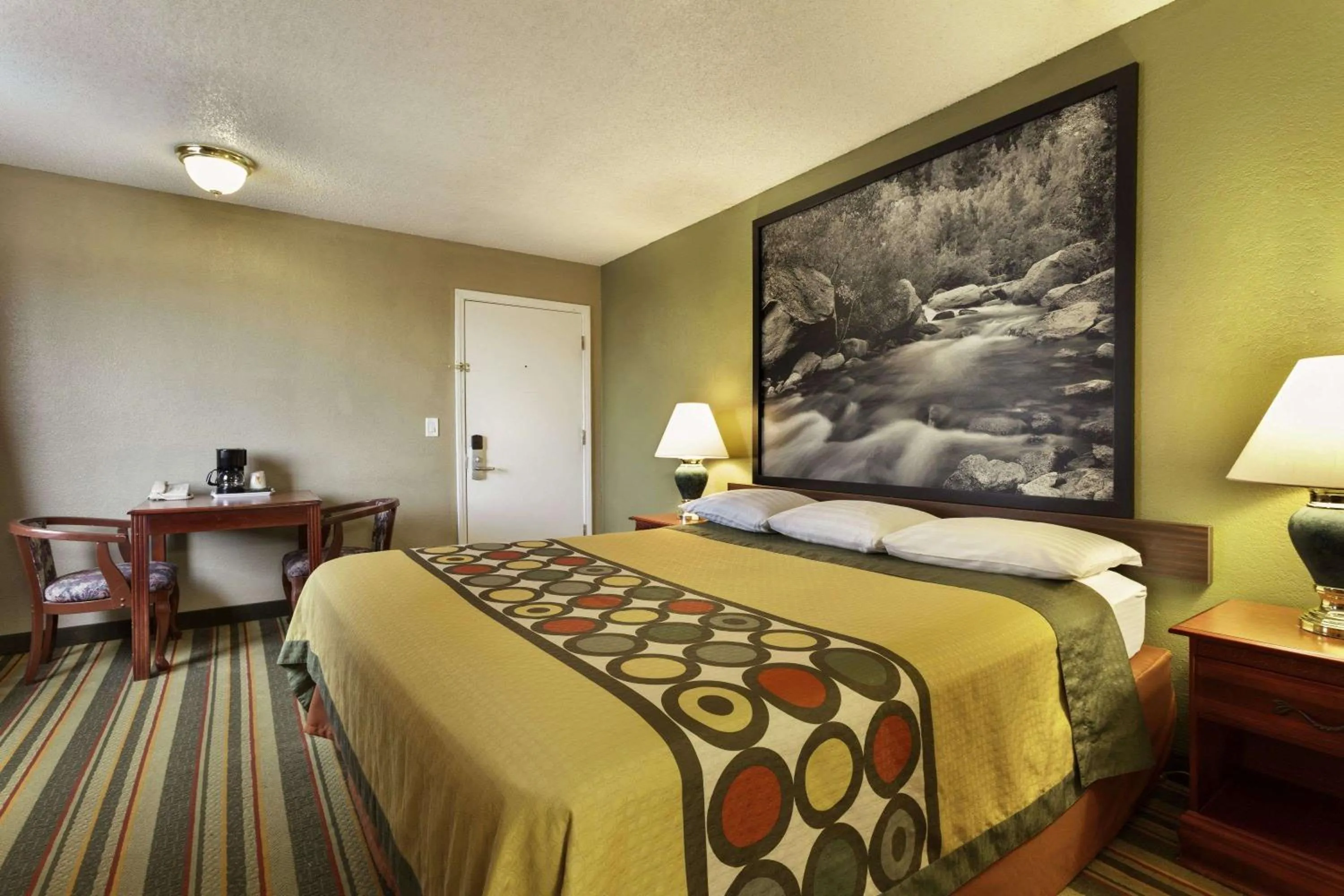 Photo of the whole room in Super 8 by Wyndham Ridgecrest