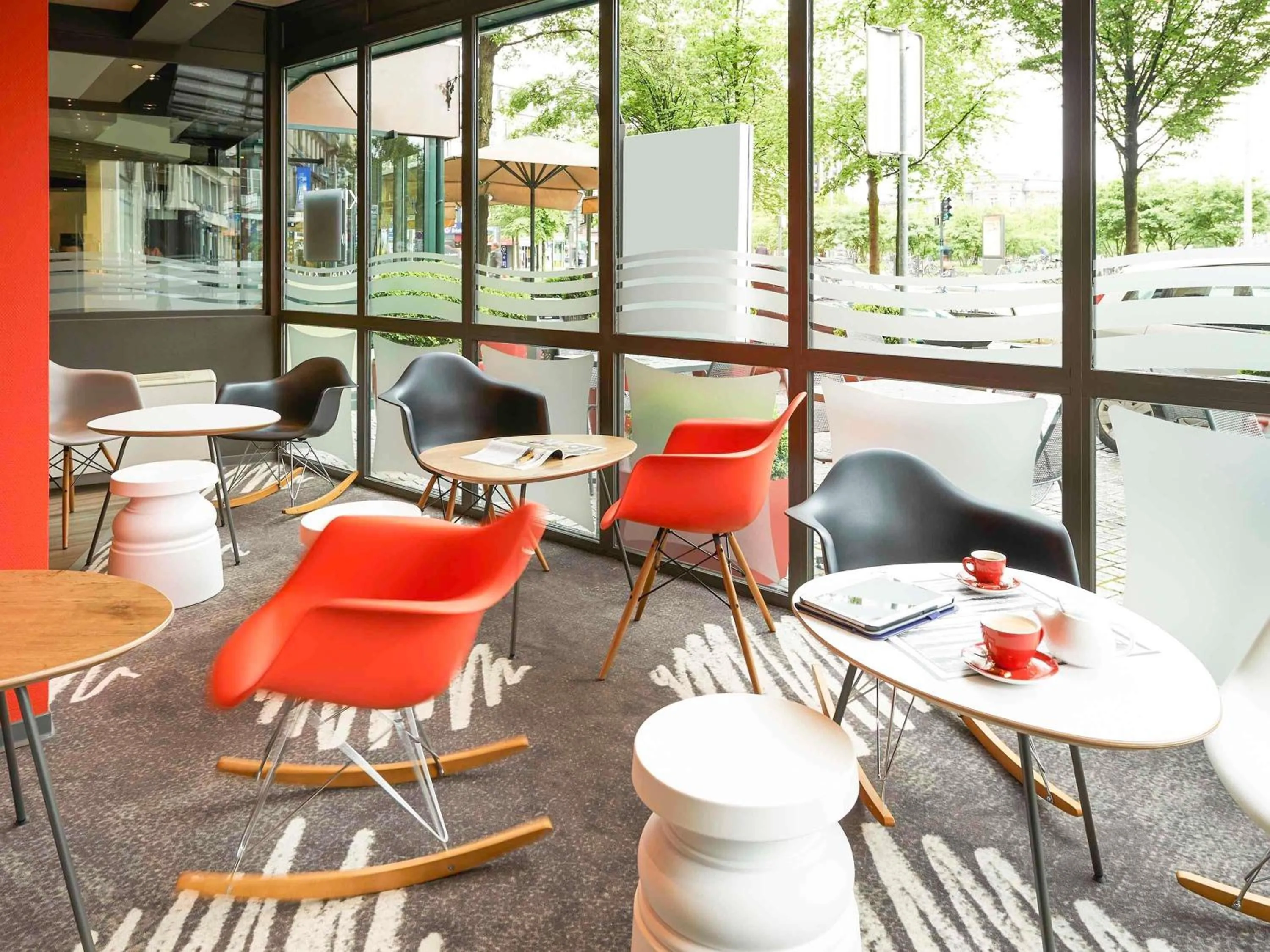 Lounge or bar in ibis Strasbourg Centre Gare