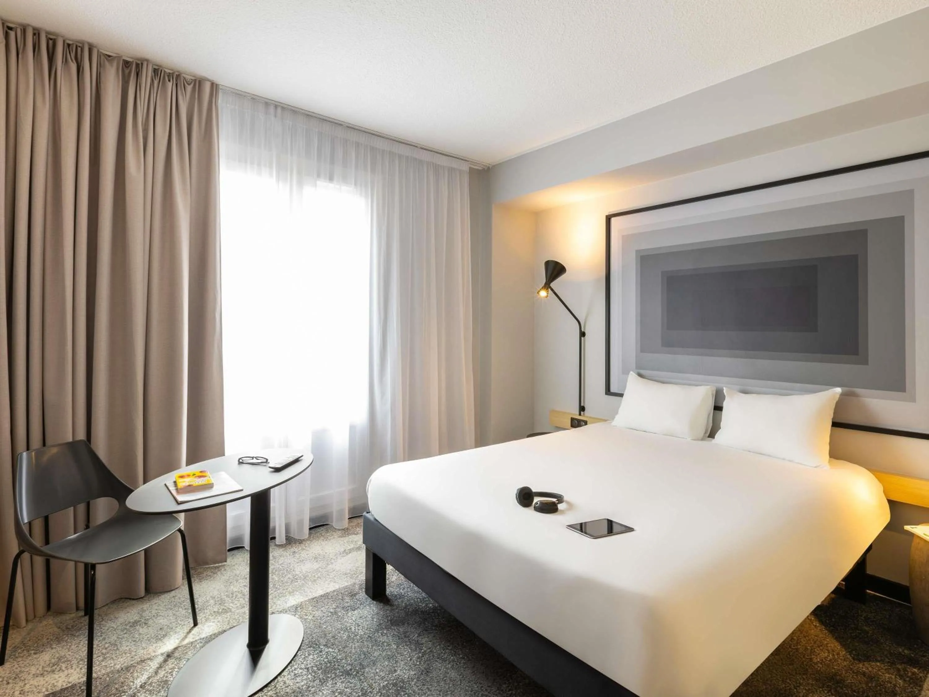 Bedroom, Bed in ibis Strasbourg Centre Gare