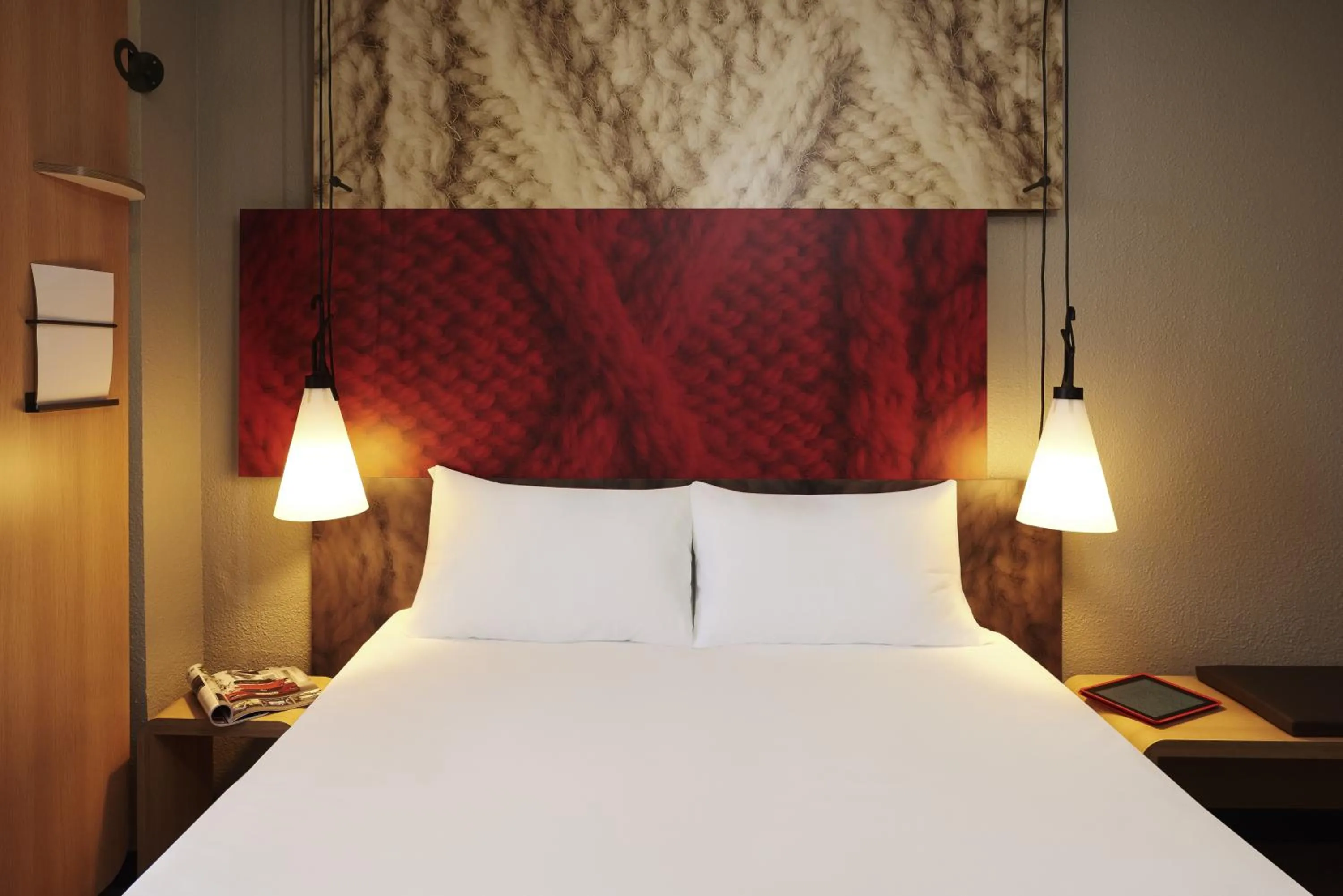 Bedroom, Bed in ibis Strasbourg Centre Gare