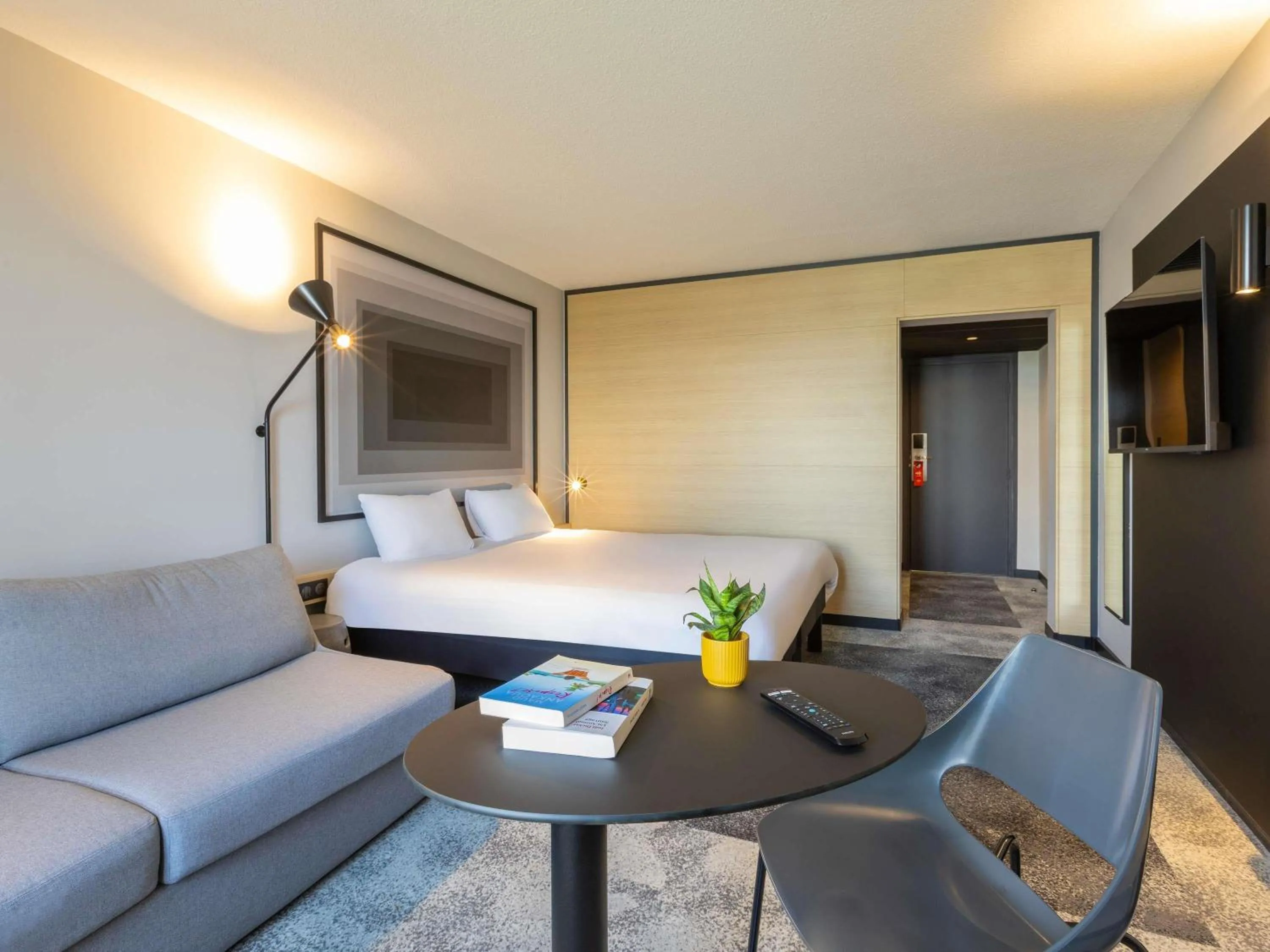 Bedroom in ibis Strasbourg Centre Gare