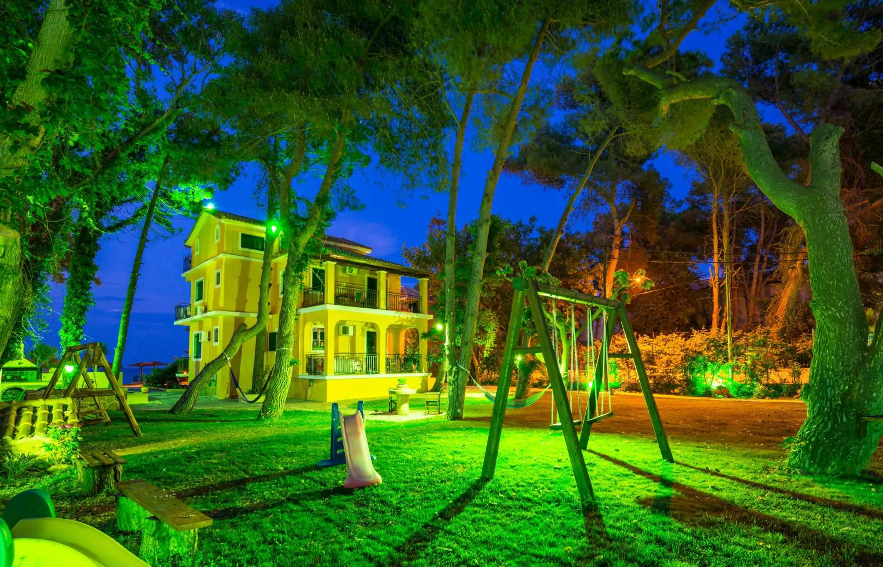 Night in Zarkadis Beach Apartments