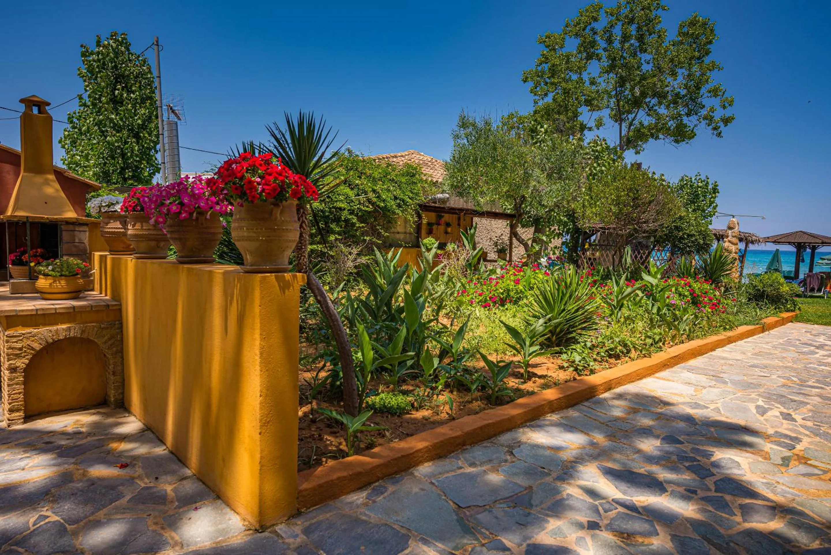 Zarkadis Beach Apartments