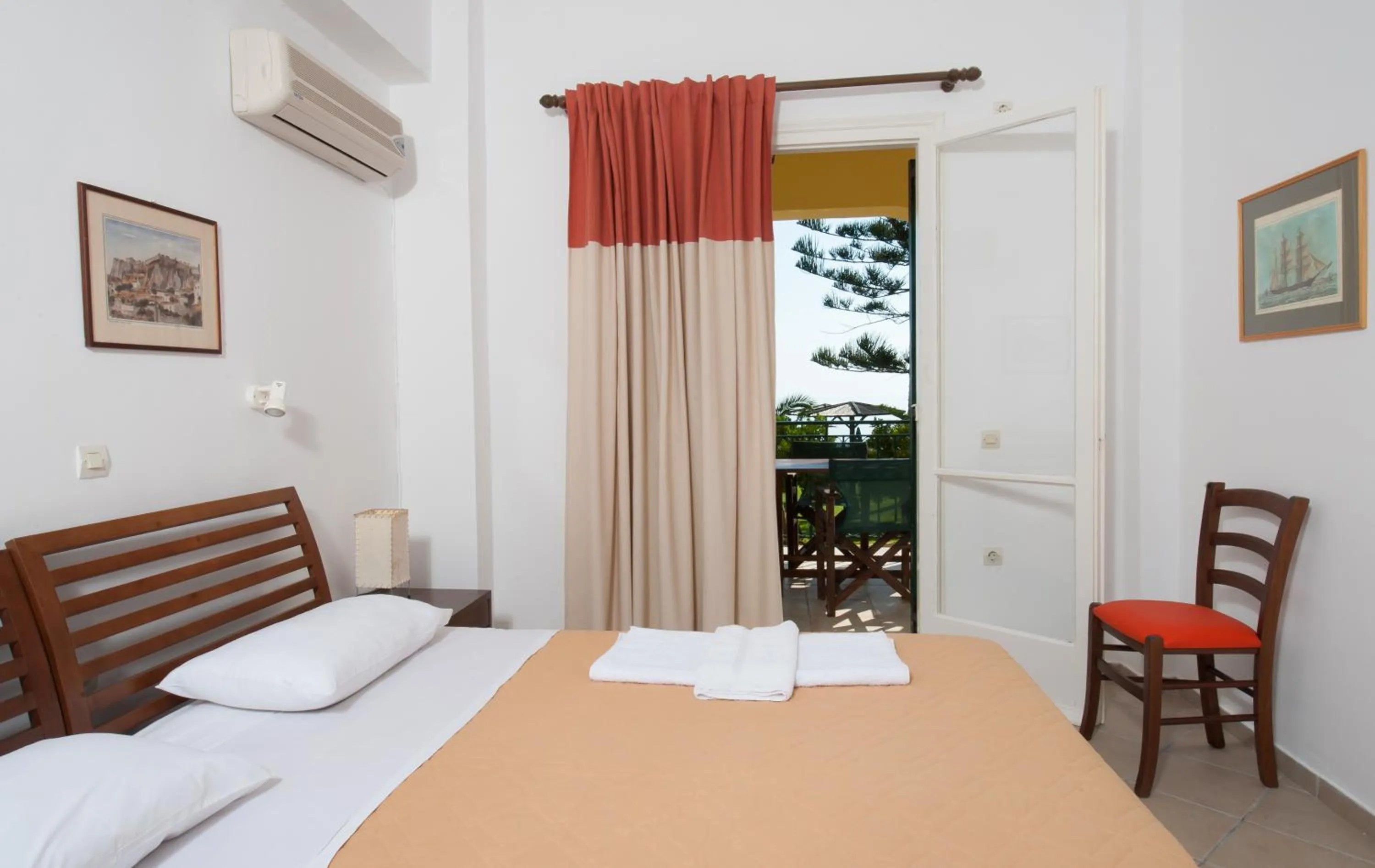 Photo of the whole room, Bed in Zarkadis Beach Apartments