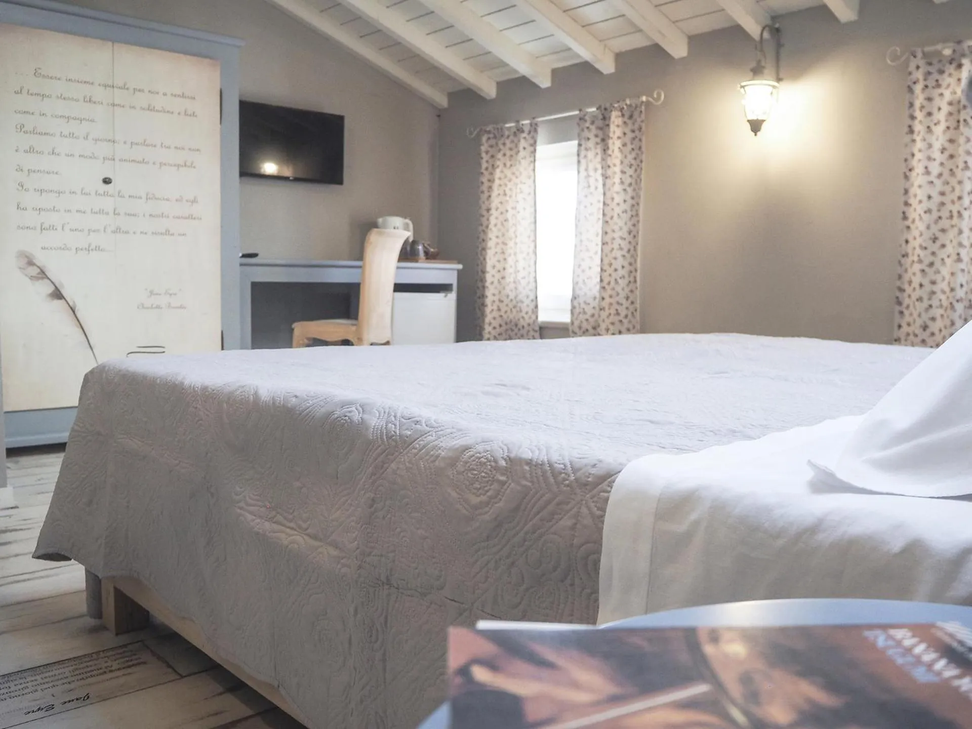 Photo of the whole room, Bed in B&B Antique Maison