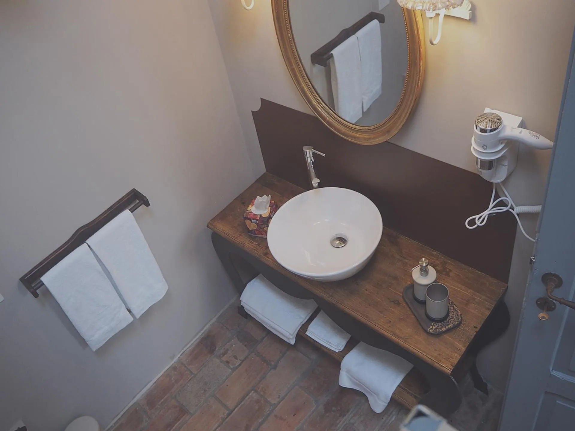 Bathroom in B&B Antique Maison