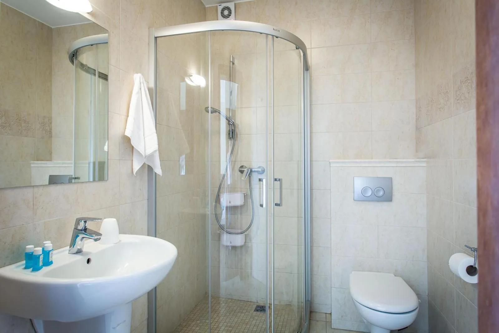 Shower in Willa Arkadia