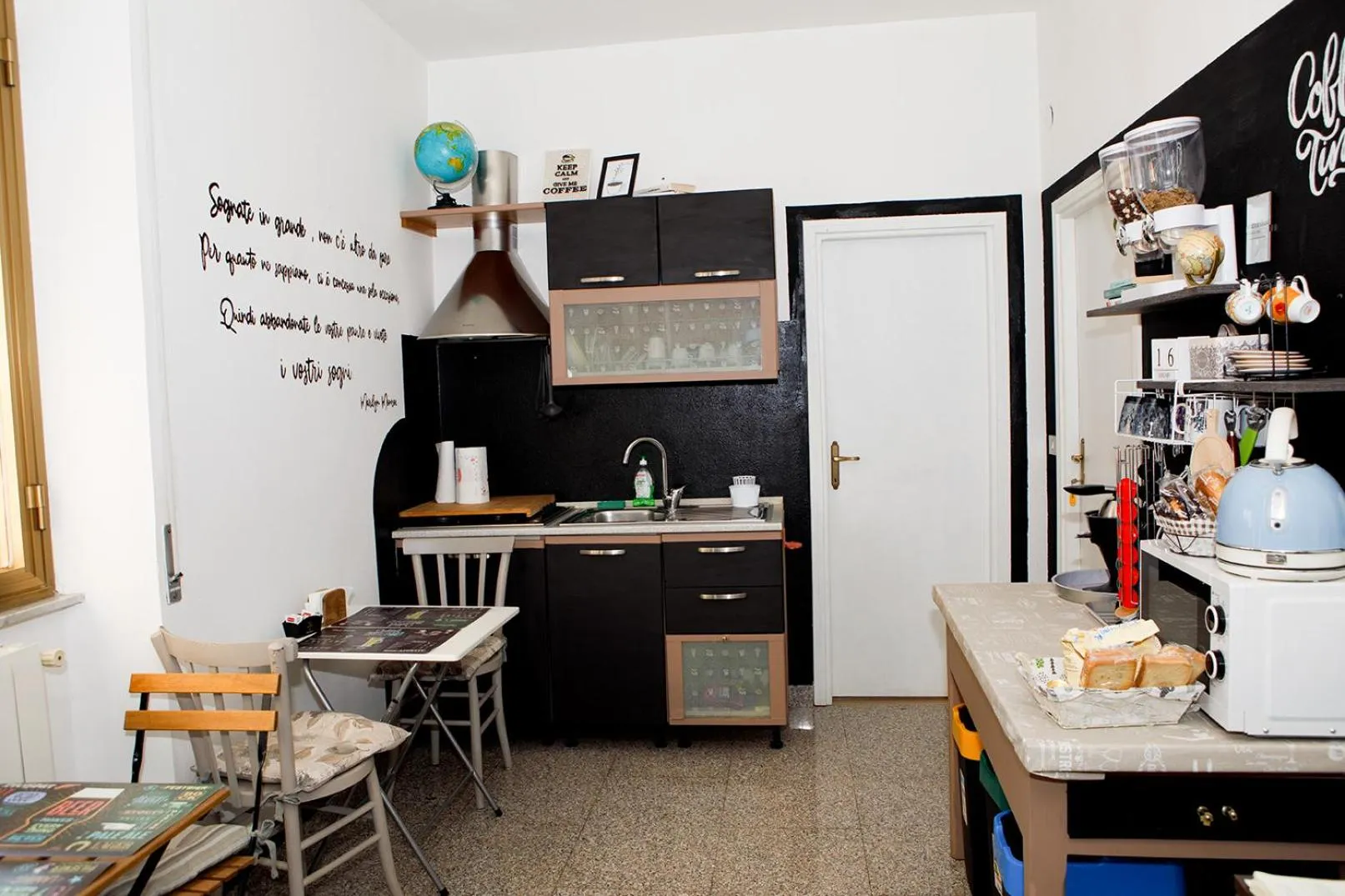 Kitchen or kitchenette in Santu Bustianu