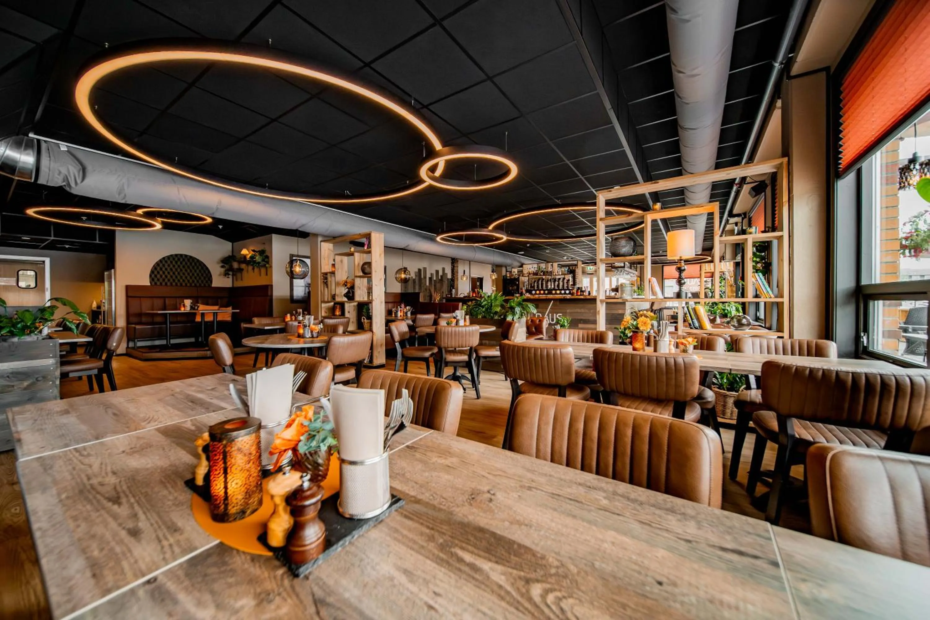 Restaurant/places to eat in Canyon Hotell