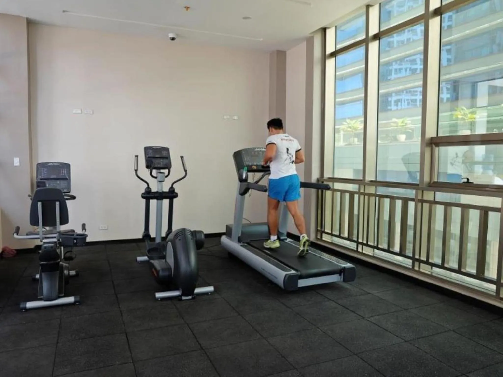 Fitness centre/facilities in Mandarin Plaza Hotel