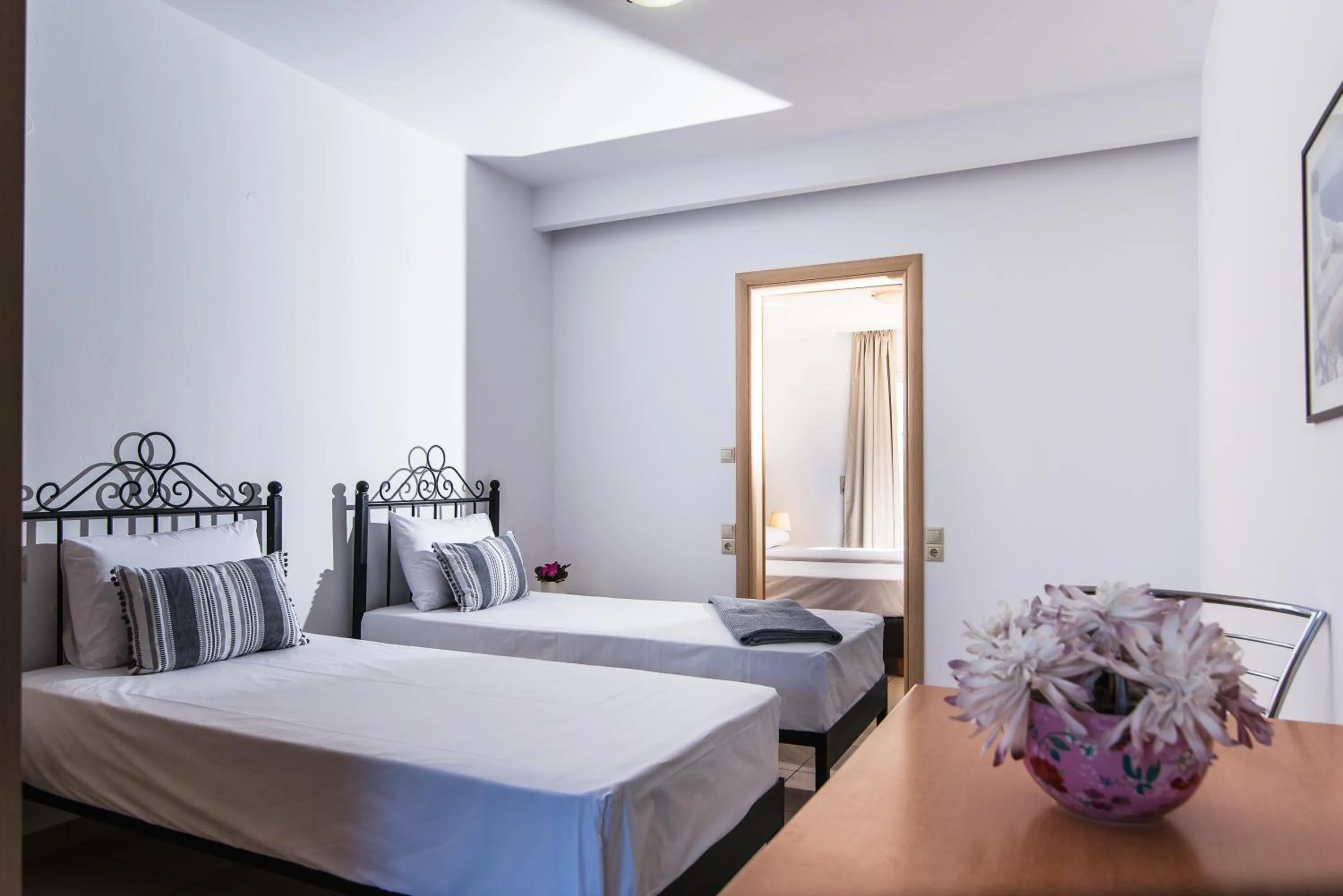 Photo of the whole room, Bed in Real Palace