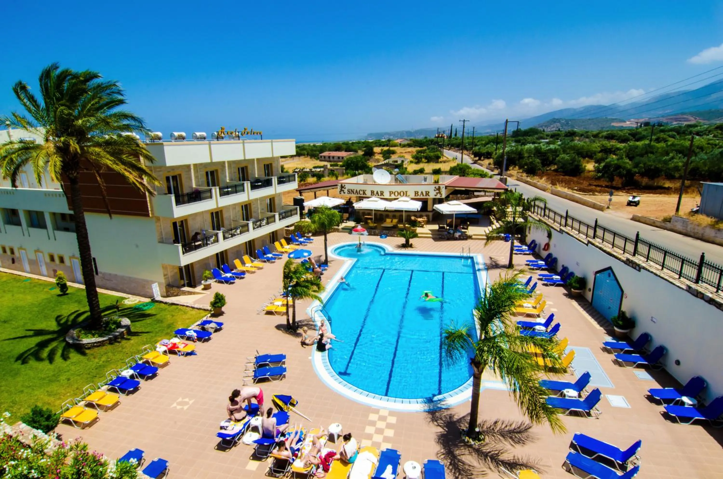 Facade/entrance in Real Palace