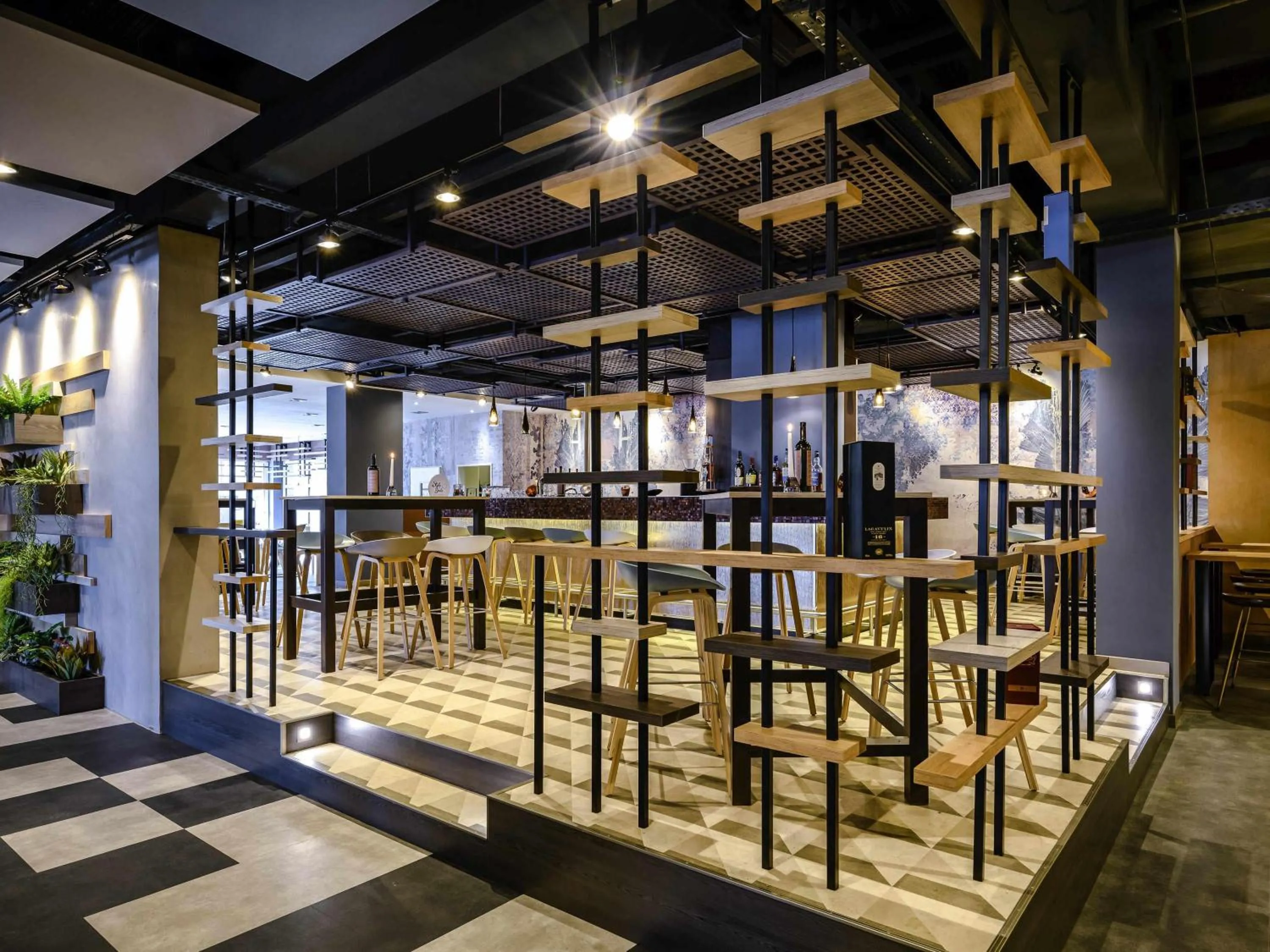 Lounge or bar in Ibis Styles Regensburg