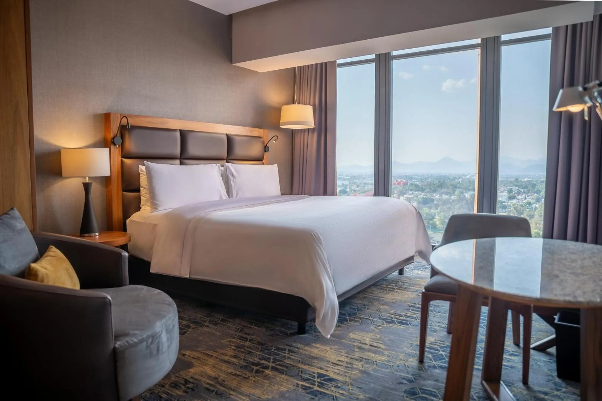 Photo of the whole room, Bed in Fiesta Americana Viaducto Aeropuerto