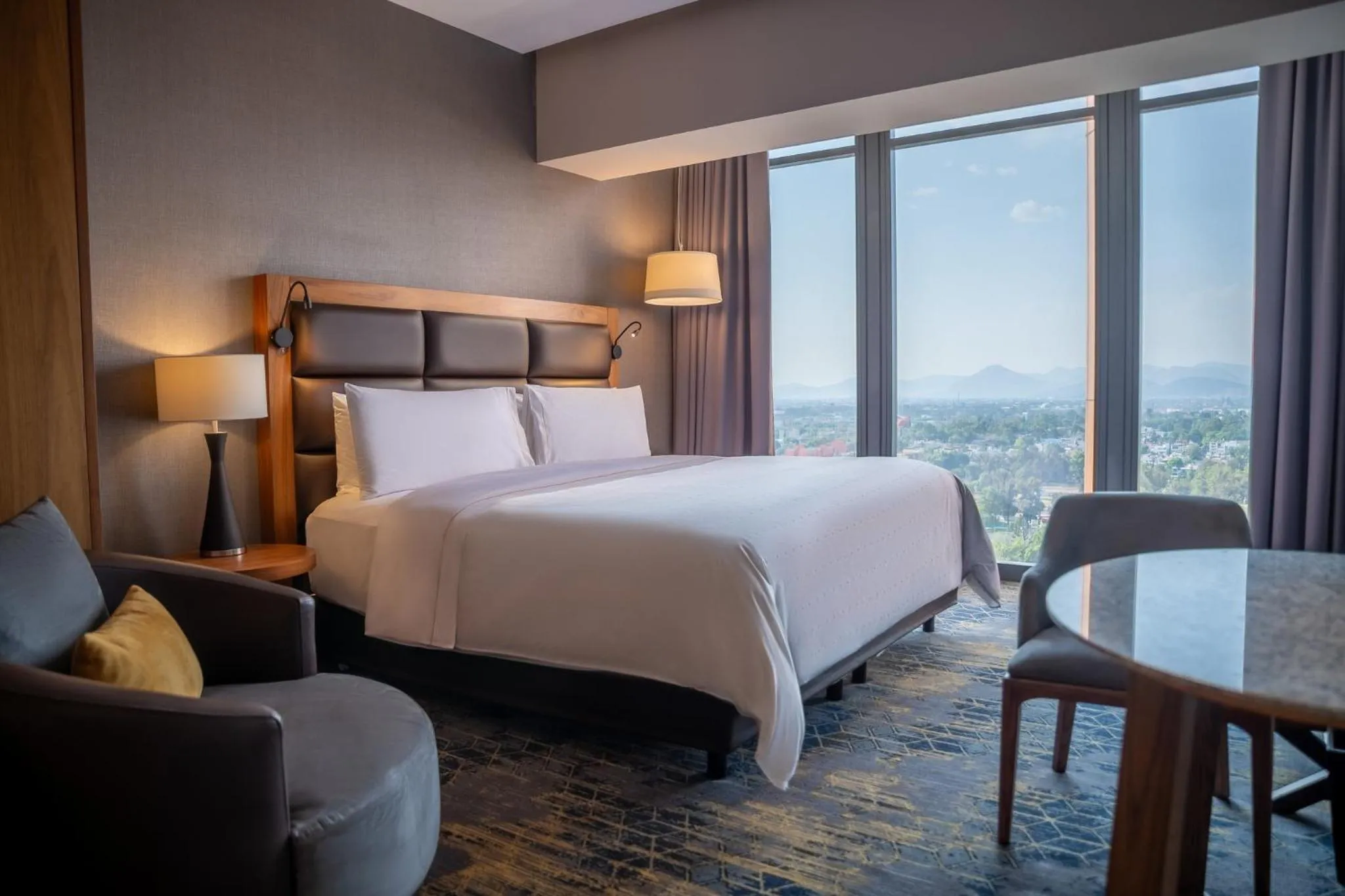 Photo of the whole room, Bed in Fiesta Americana Viaducto Aeropuerto