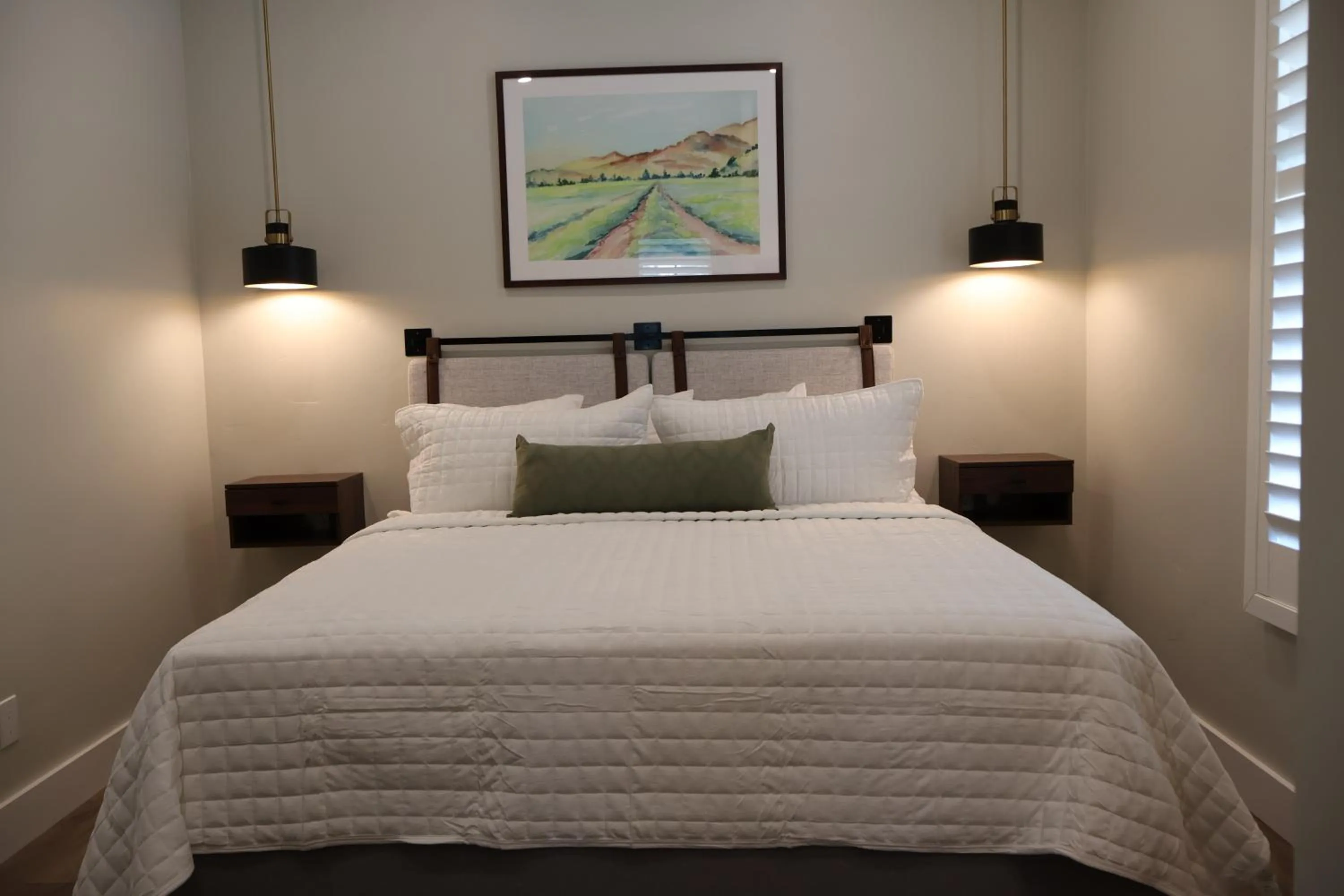 Bed in Elm House Inn