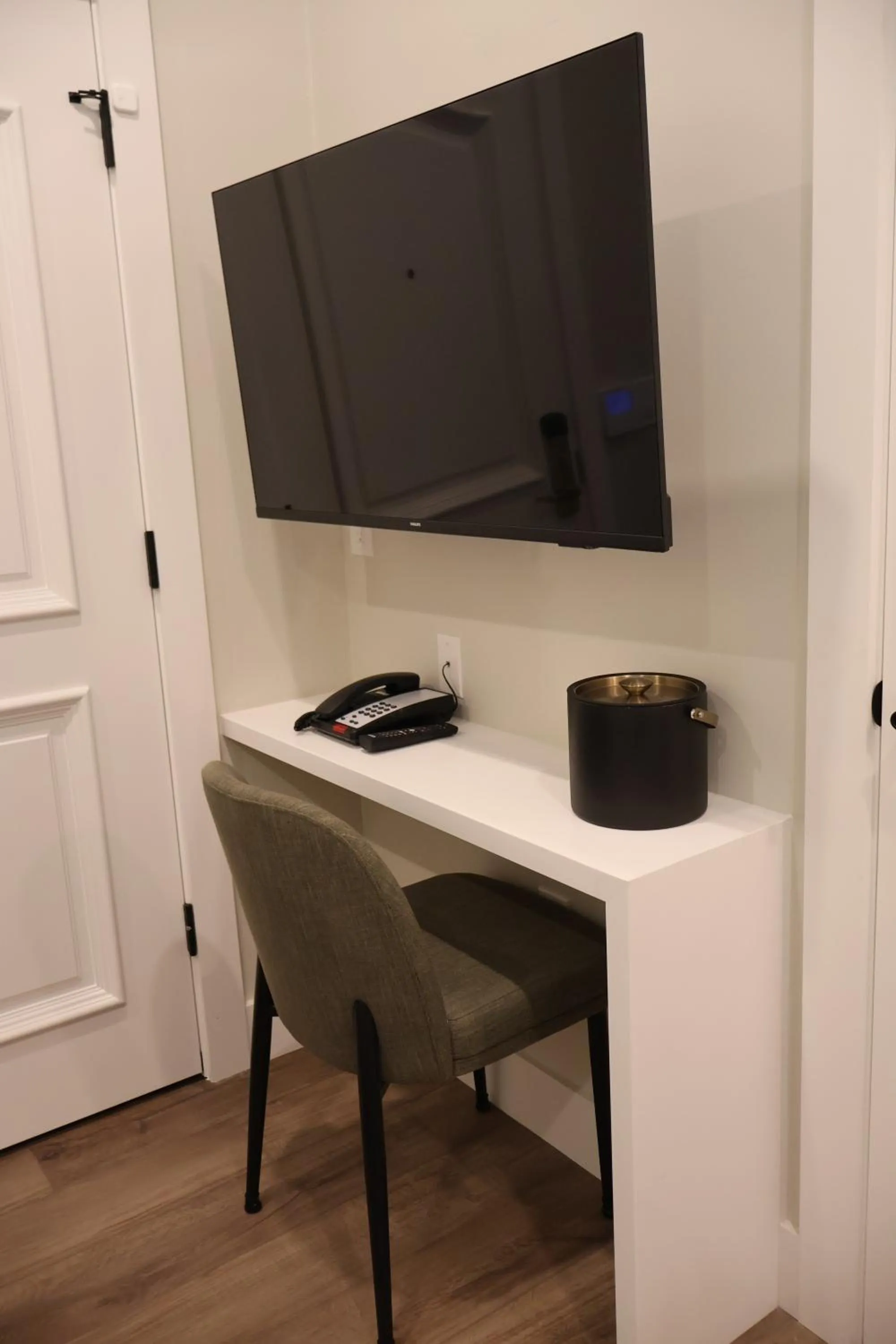 TV and multimedia in Elm House Inn