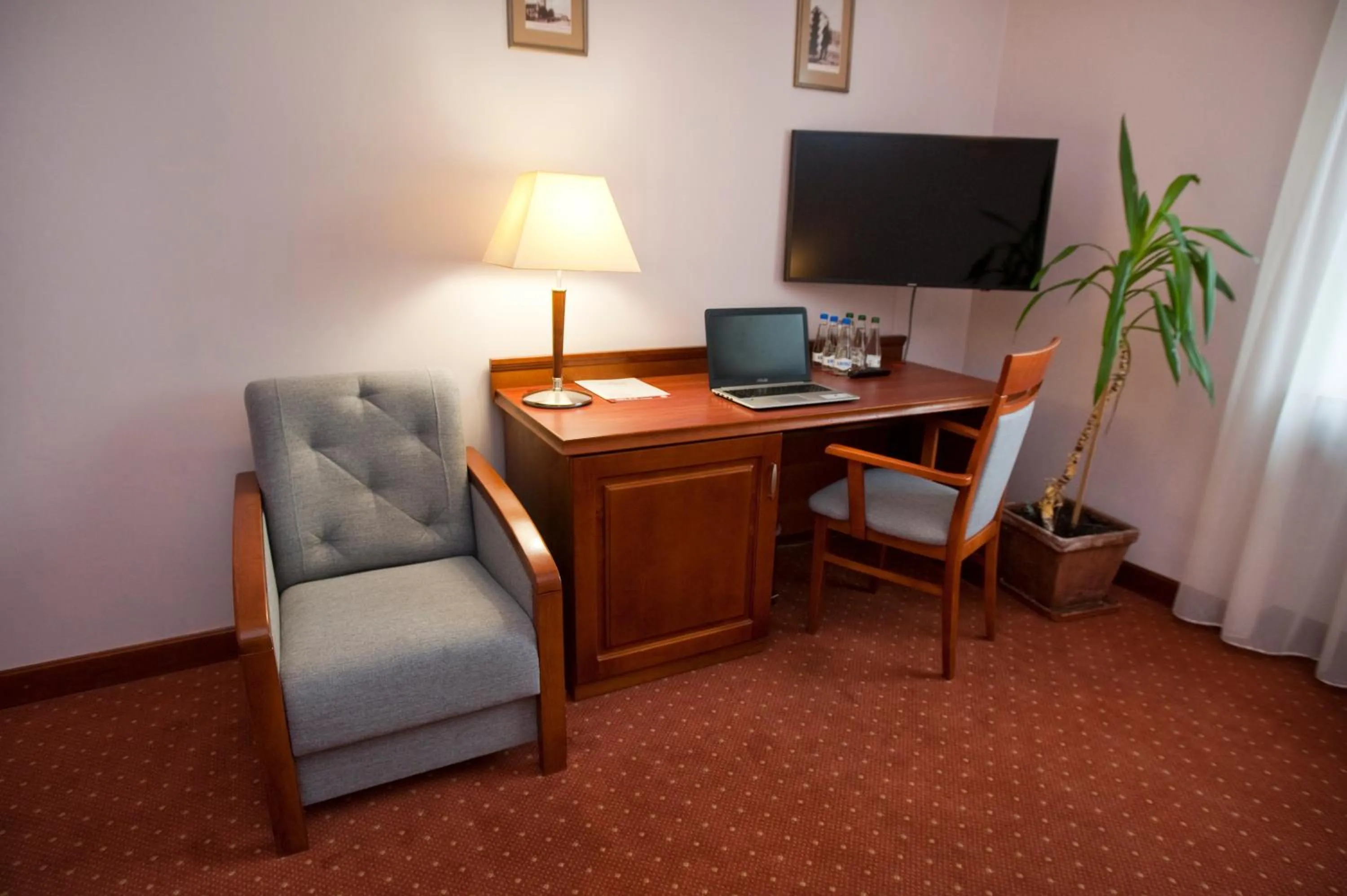 Photo of the whole room in Eurohotel Swarzędz