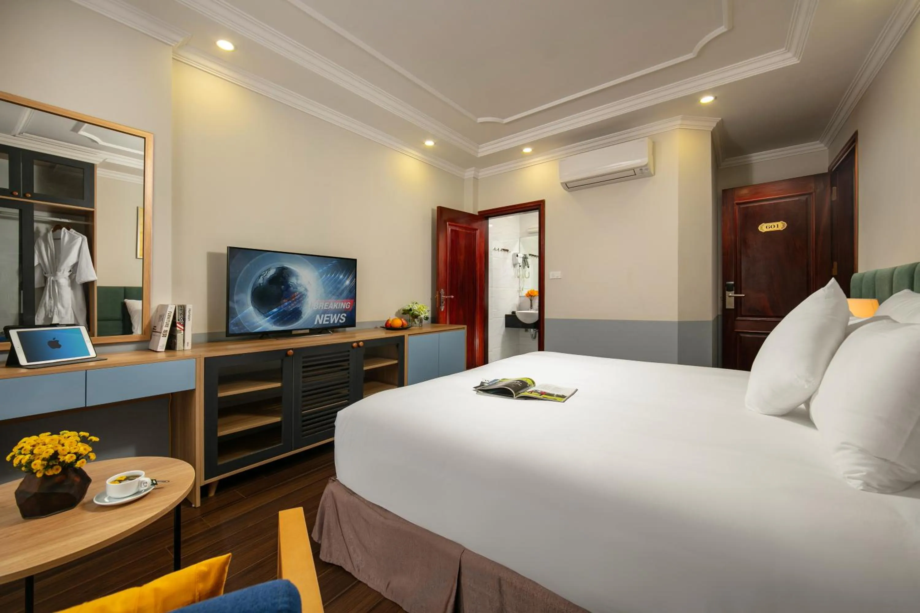 TV and multimedia, Bed in C'Bon Hotel Do Quang