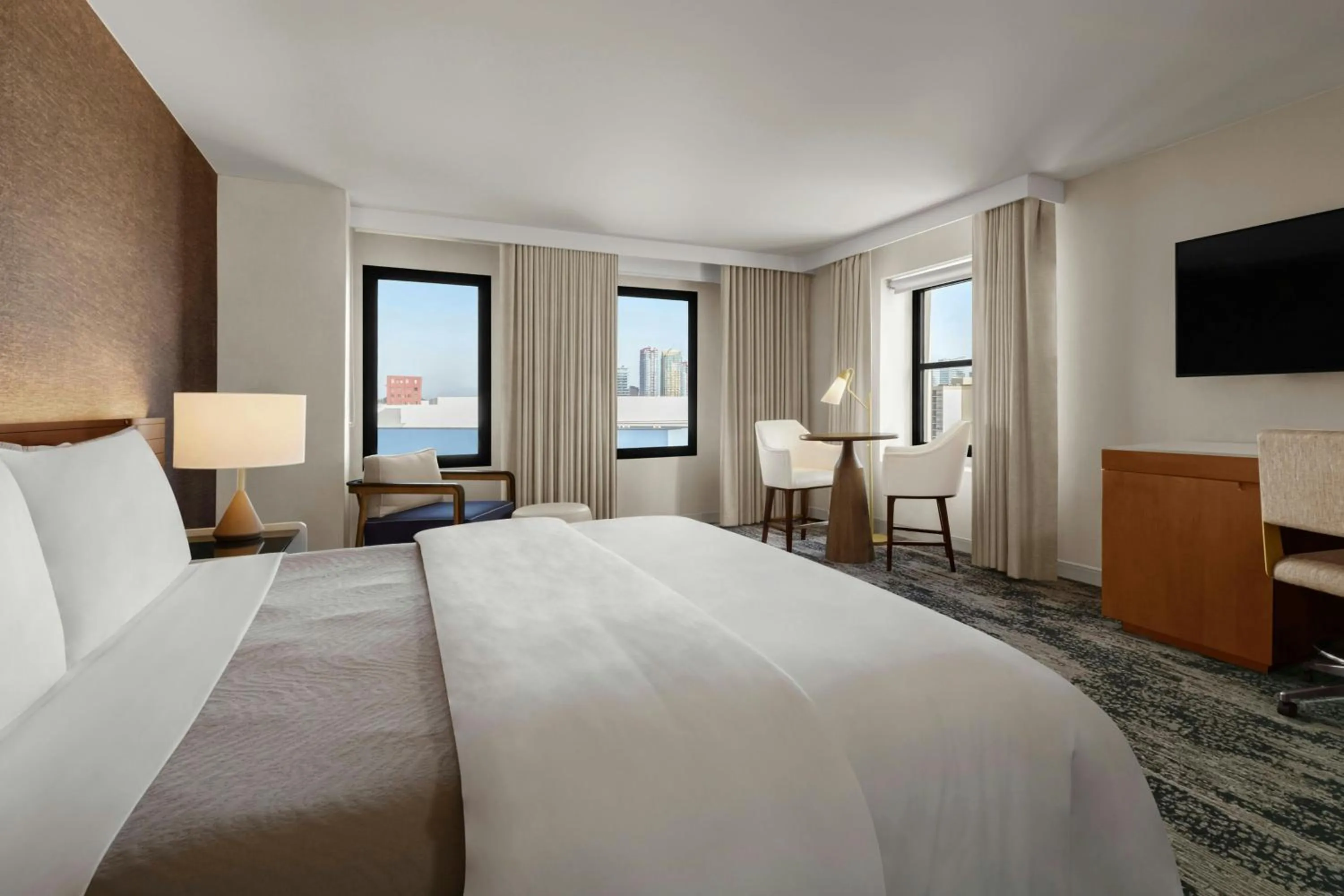 Photo of the whole room, Bed in The Westin San Diego Gaslamp Quarter