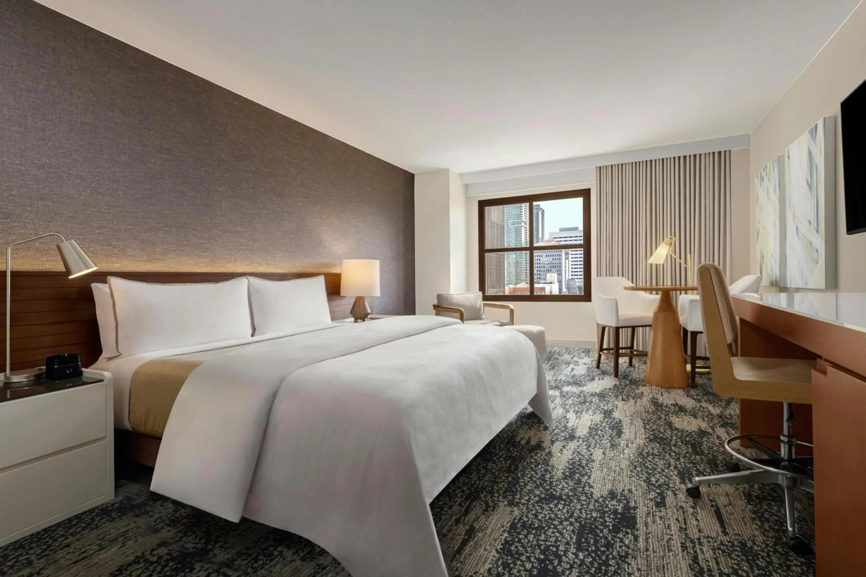 Photo of the whole room, Bed in The Westin San Diego Gaslamp Quarter