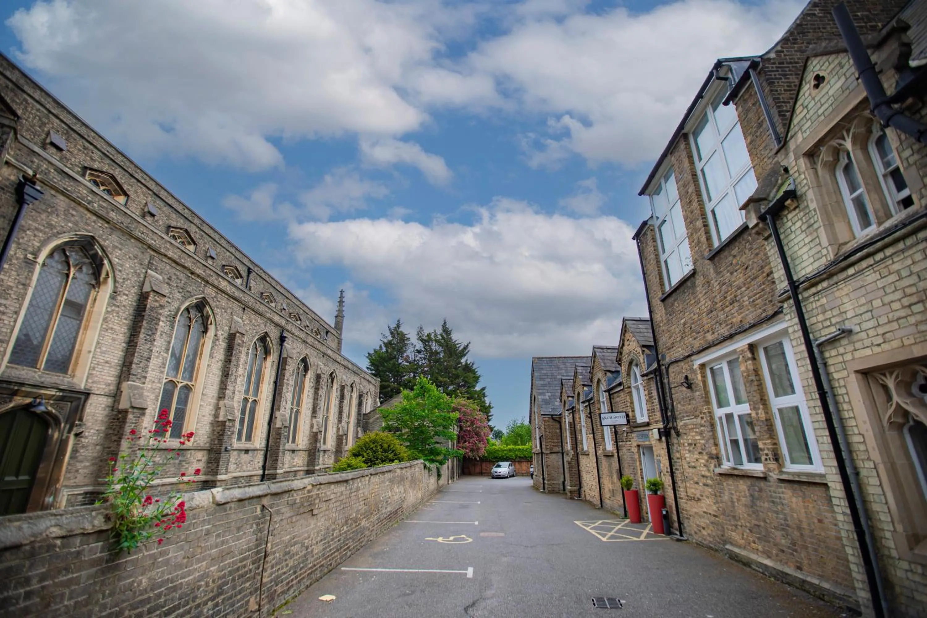 Parking in Arch Hotel
