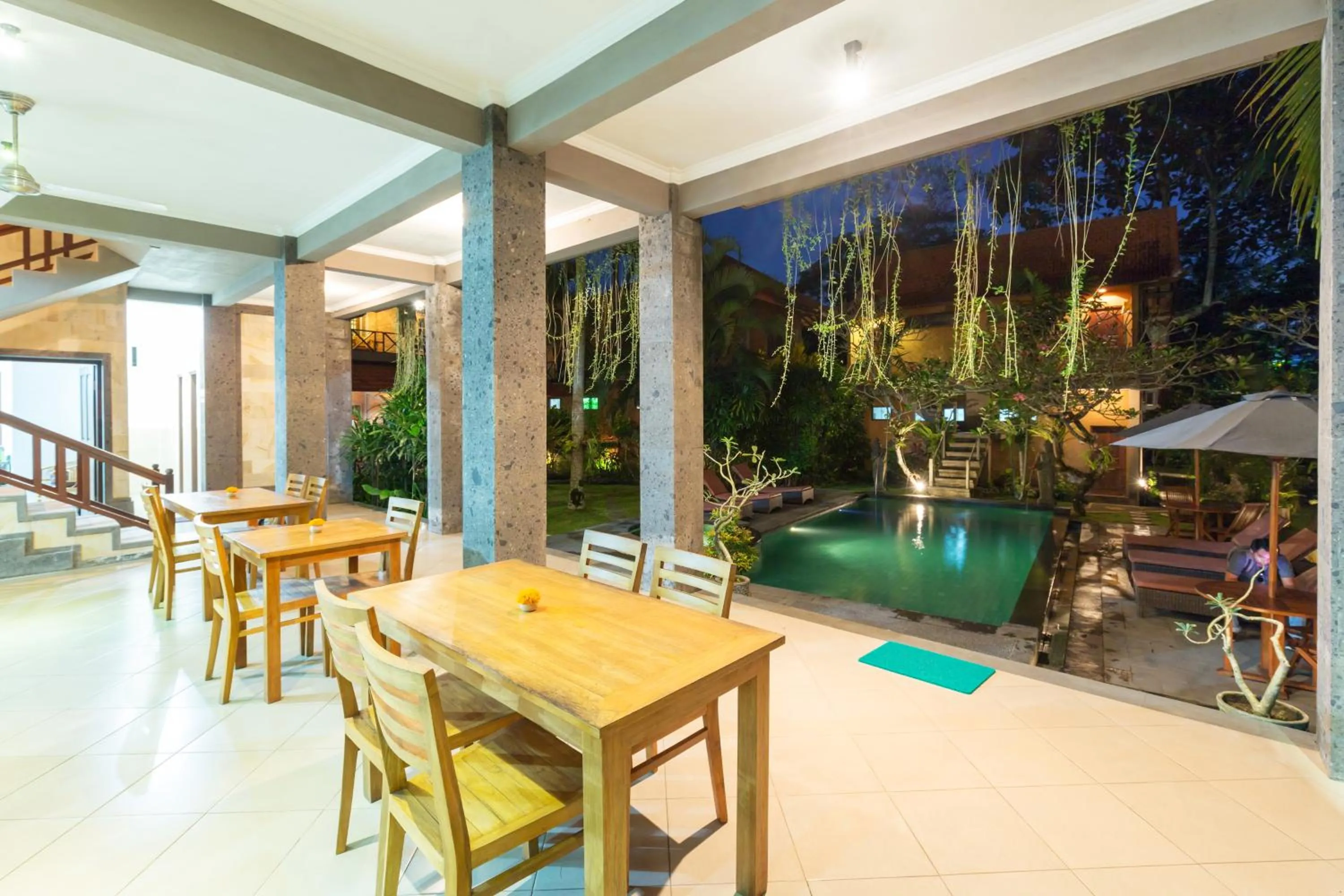 Restaurant/places to eat in Wenara Bali Bungalows