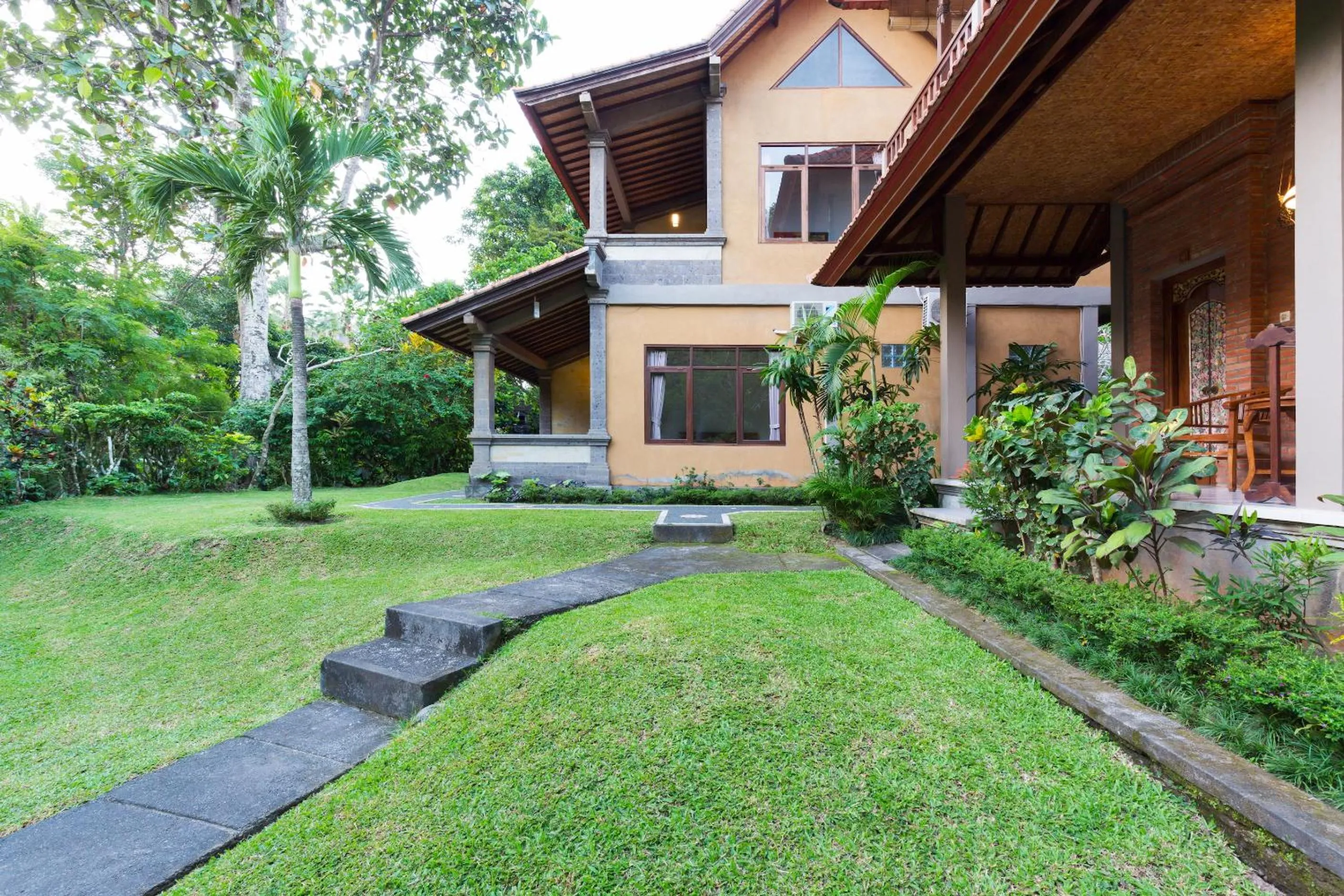 Garden in Wenara Bali Bungalows